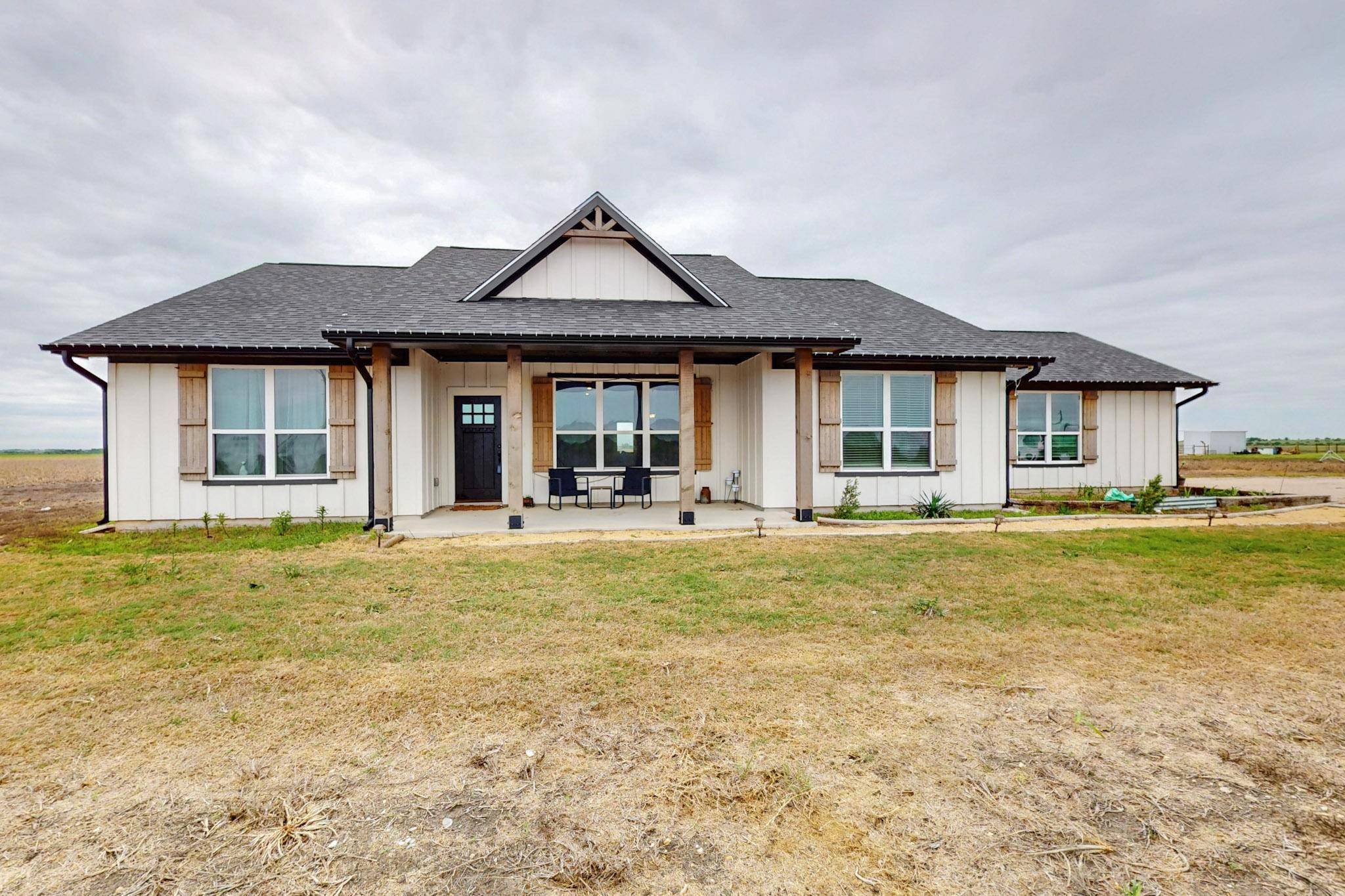 1700 County Road 445, Taylor, TX 76574