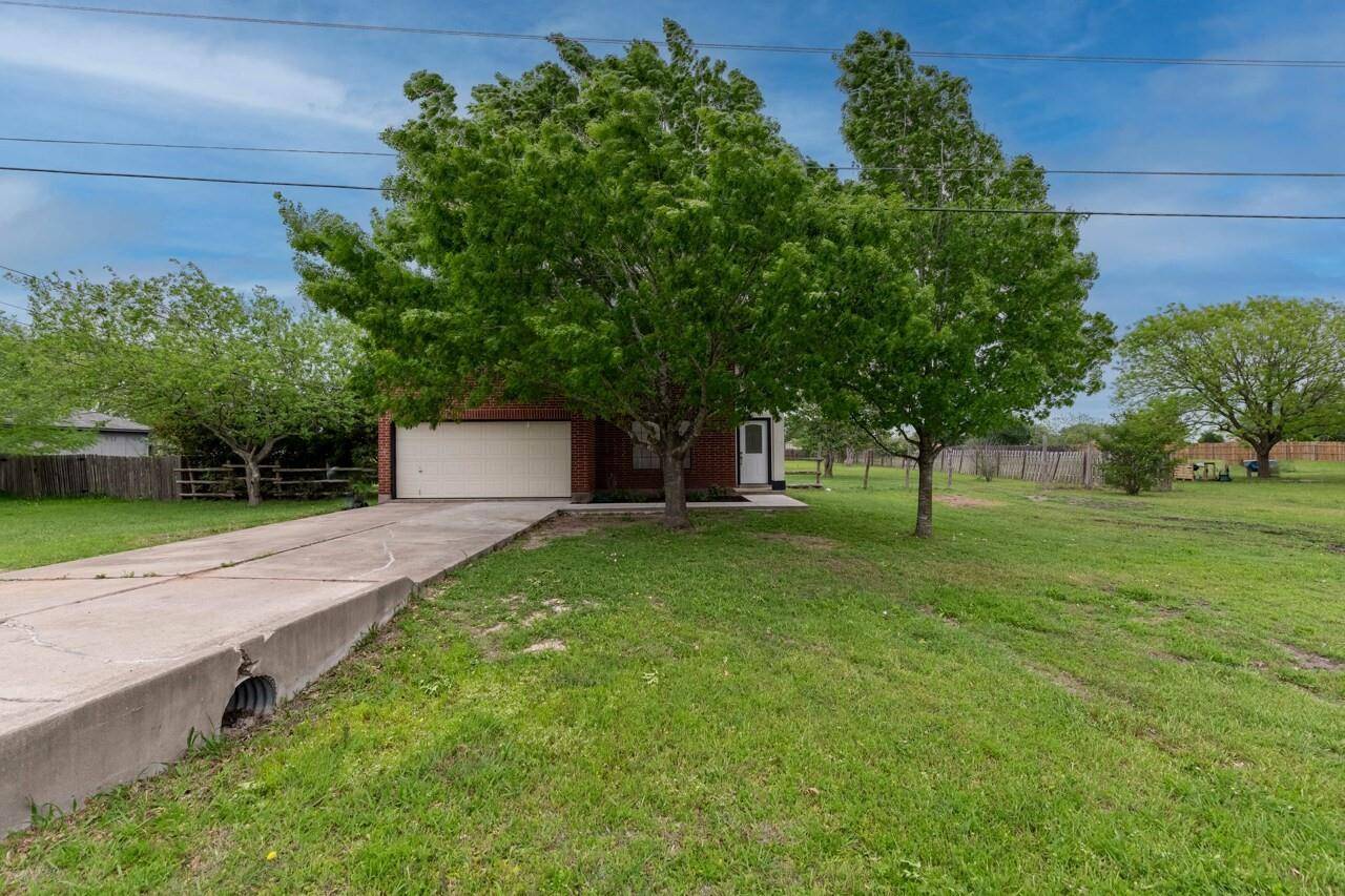 1061 Ridgemont LN, Kyle, TX 78640