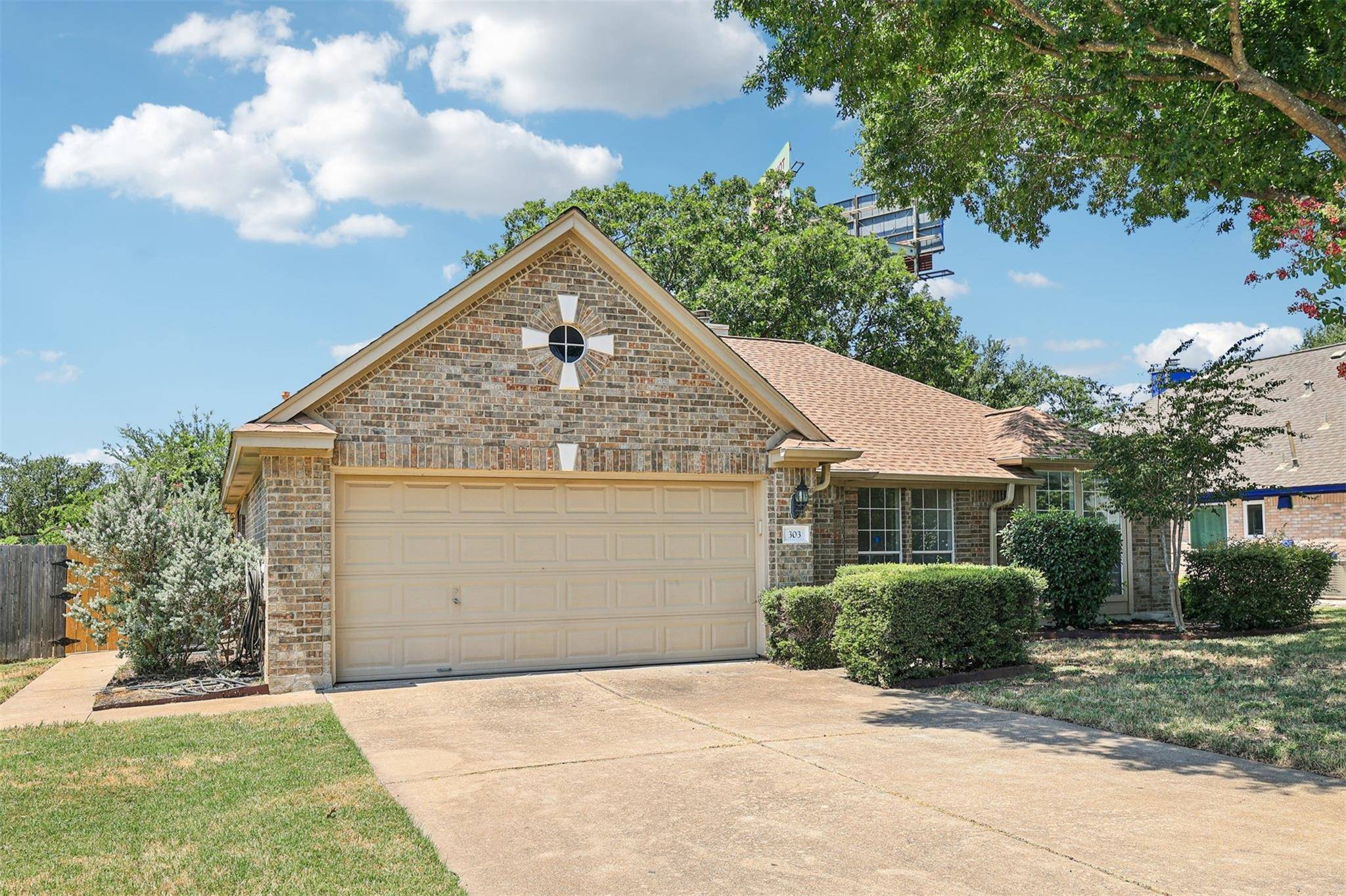 303 N Kings Canyon DR, Cedar Park, TX 78613