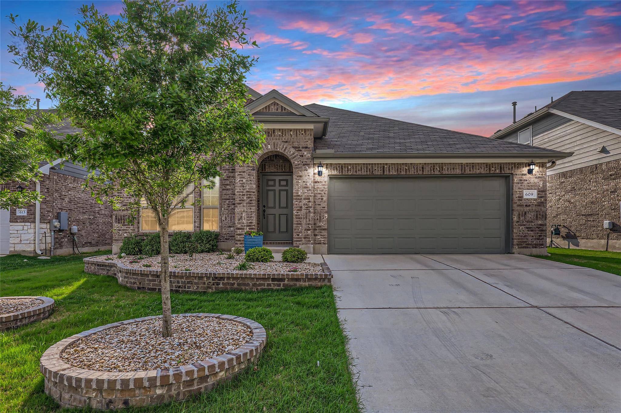 609 S San Marcos ST, Manor, TX 78653