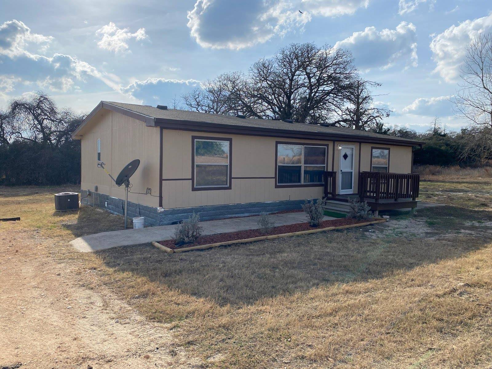2029 Us-290 E, Mcdade, TX 78650