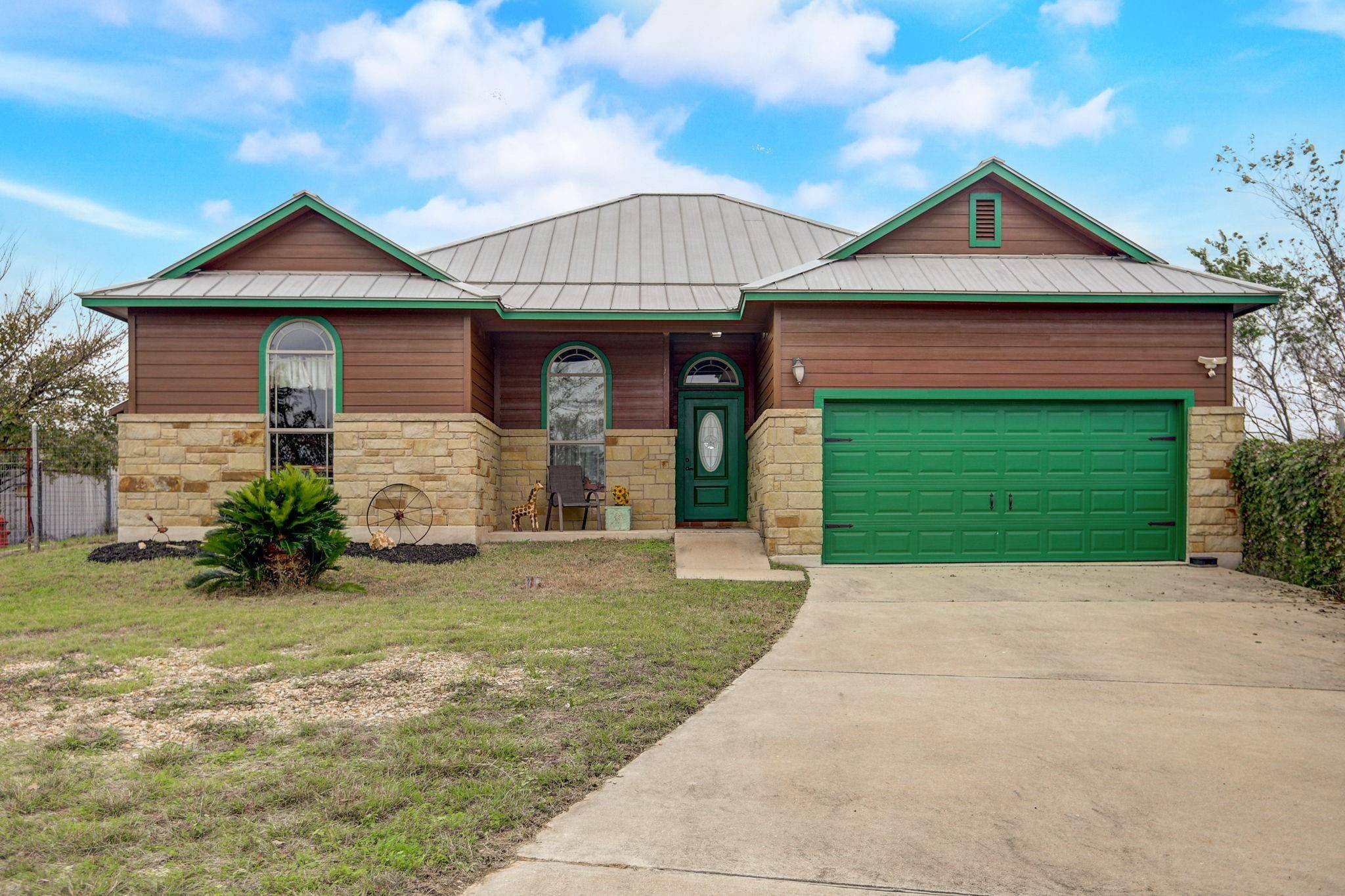 142 Pine Knoll ST, Bastrop, TX 78602