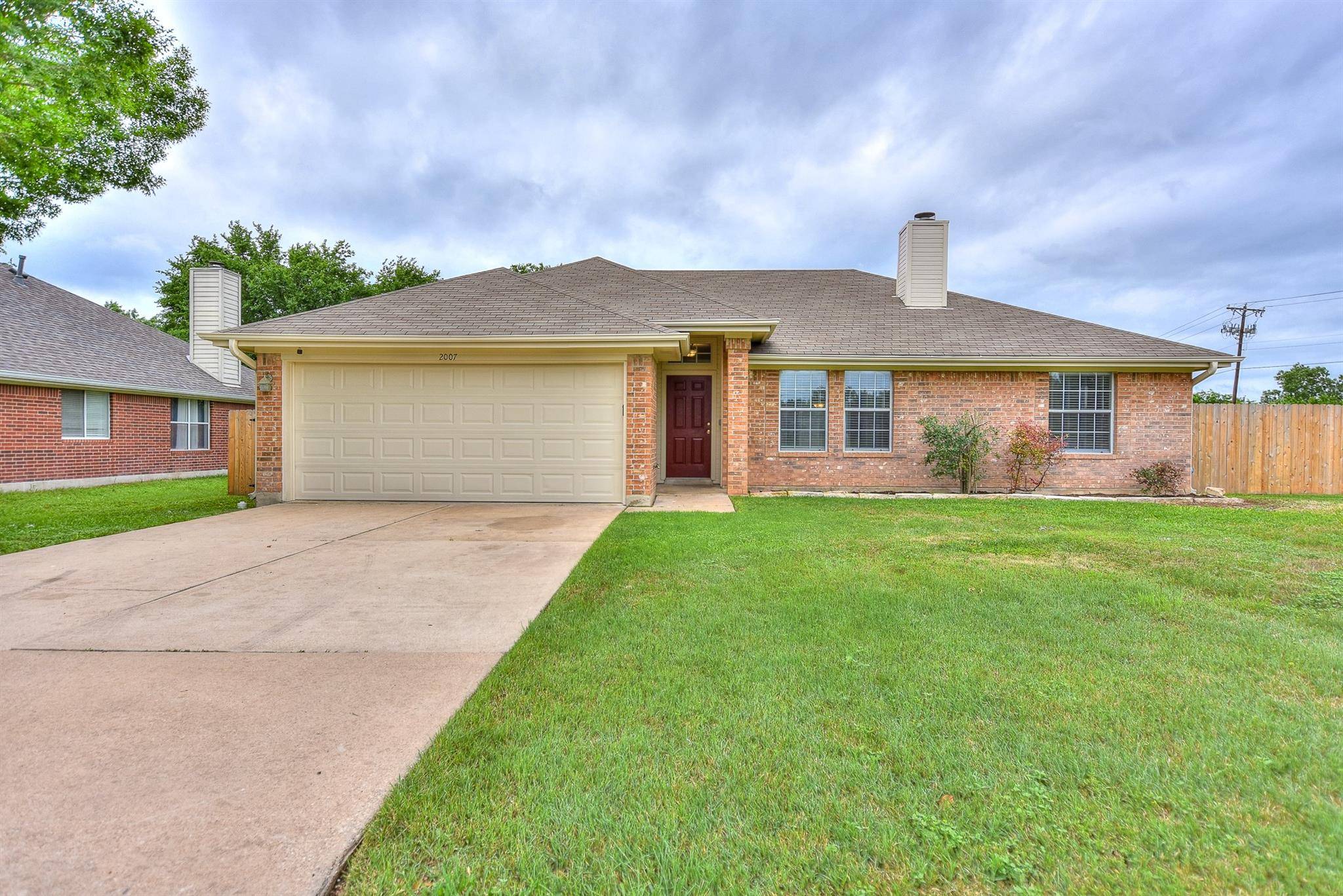 2007 E 19th ST, Georgetown, TX 78626
