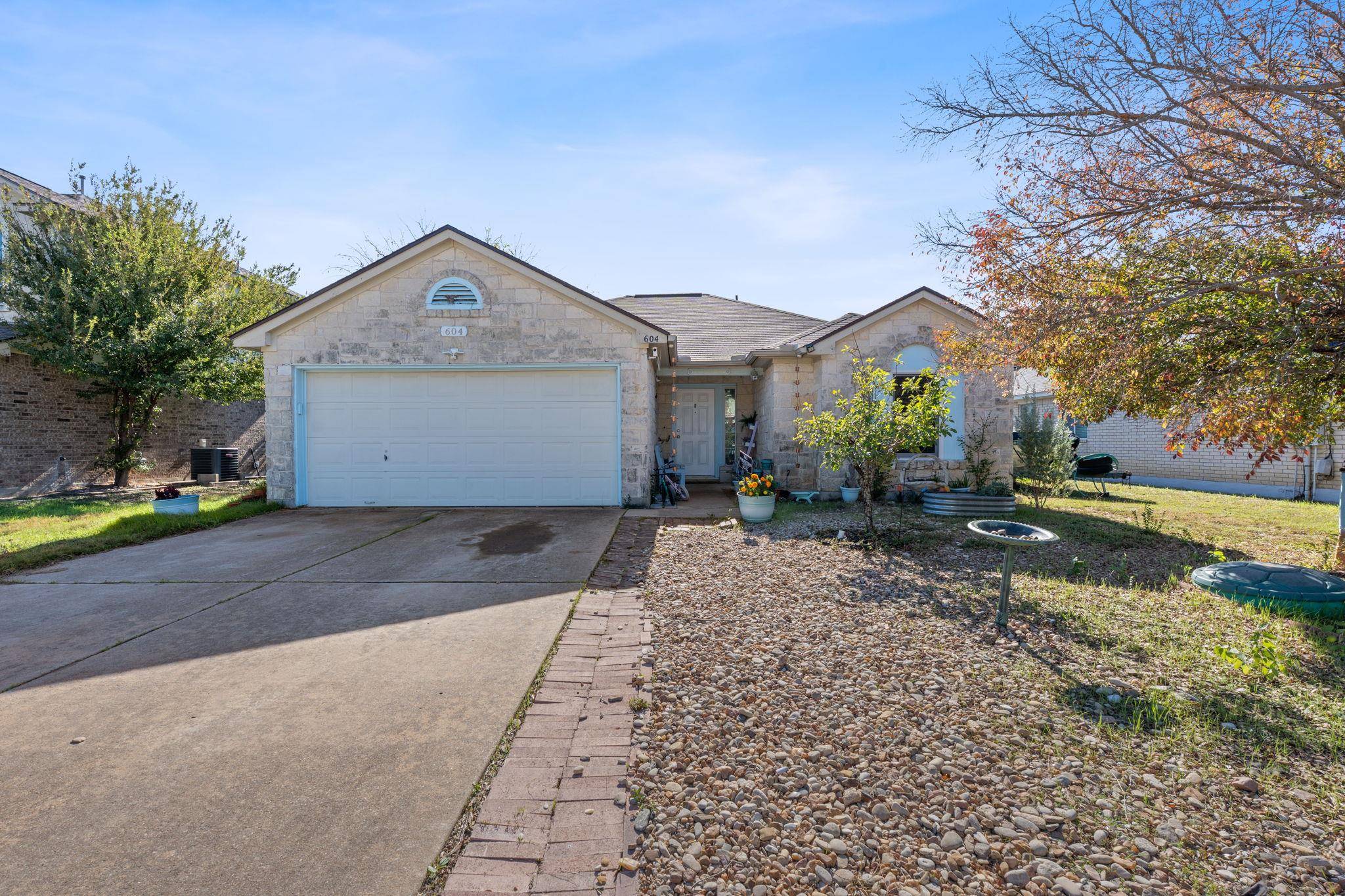 604 Camino Alto DR, Leander, TX 78641