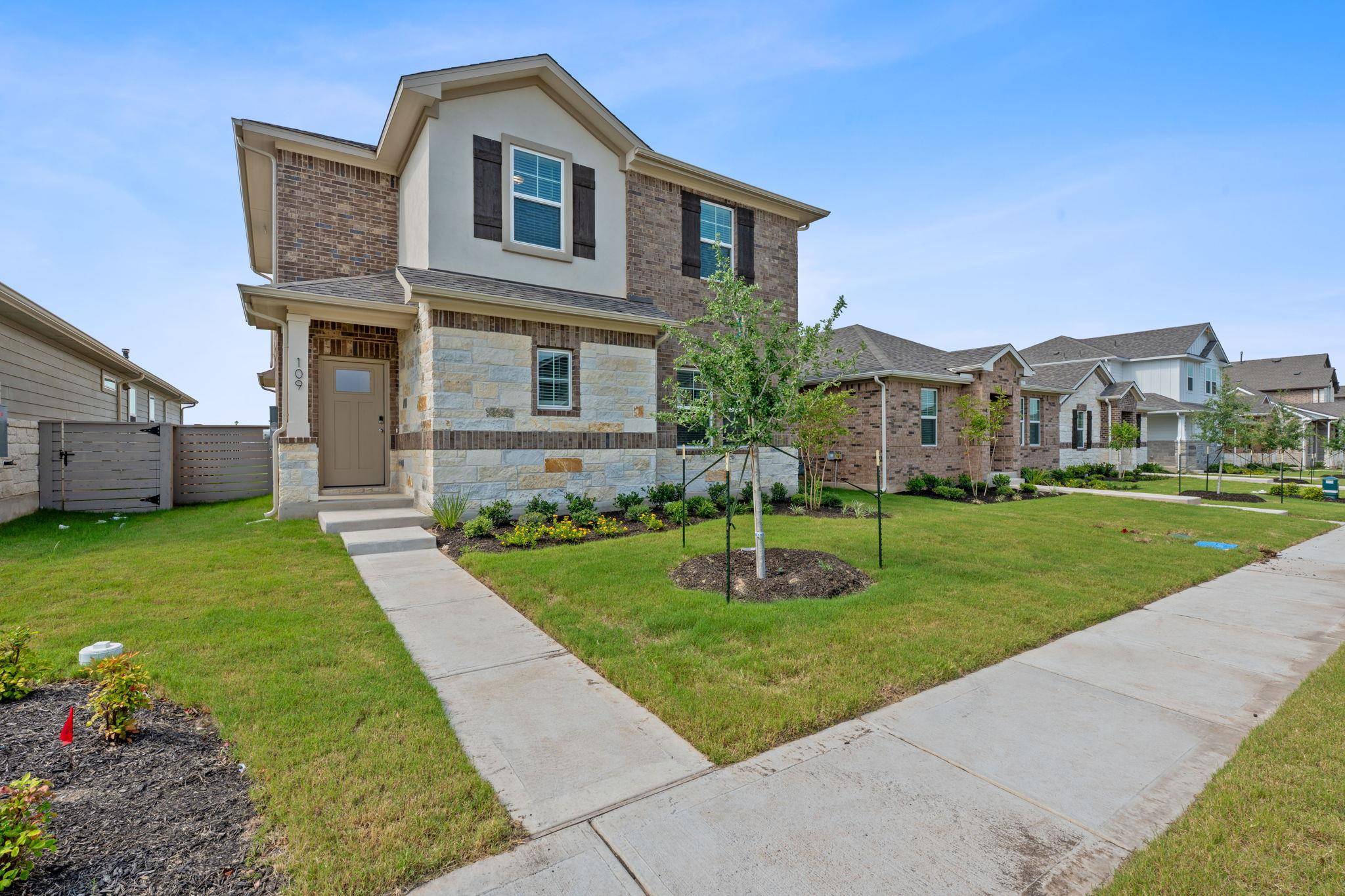 109 Zinnia LN, Hutto, TX 78634