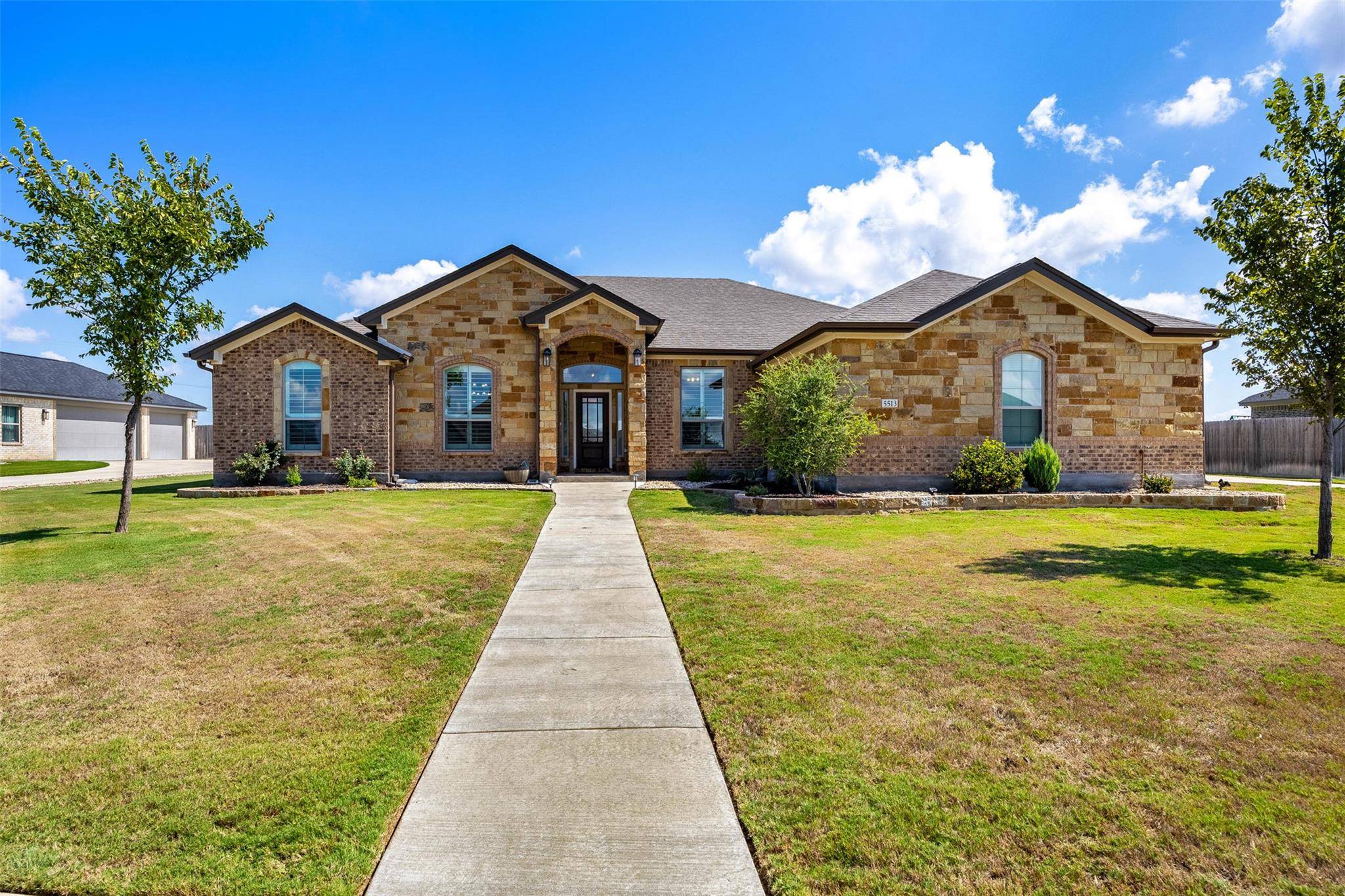 5513 Hollow LOOP, Salado, TX 76571