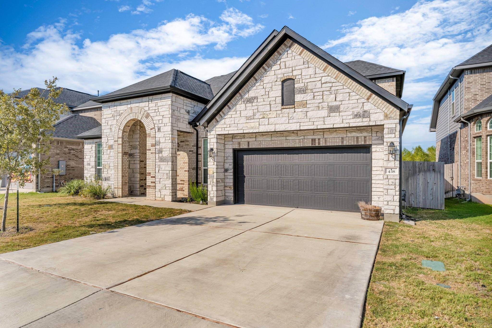 438 Wild Pecan LOOP, Buda, TX 78610