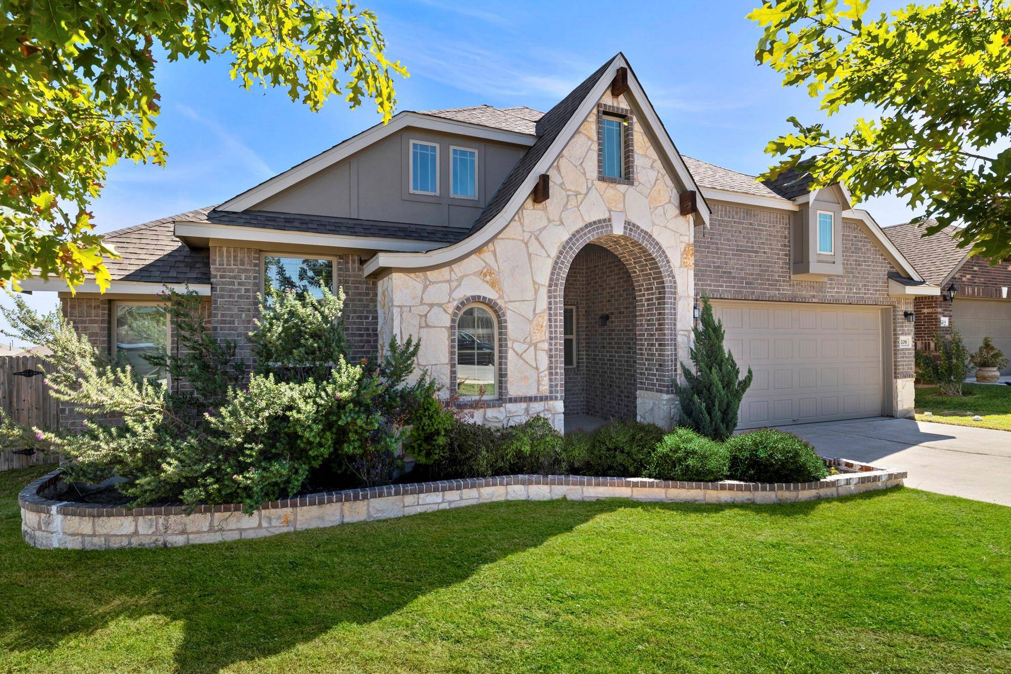 208 Elm Green CV, Hutto, TX 78634