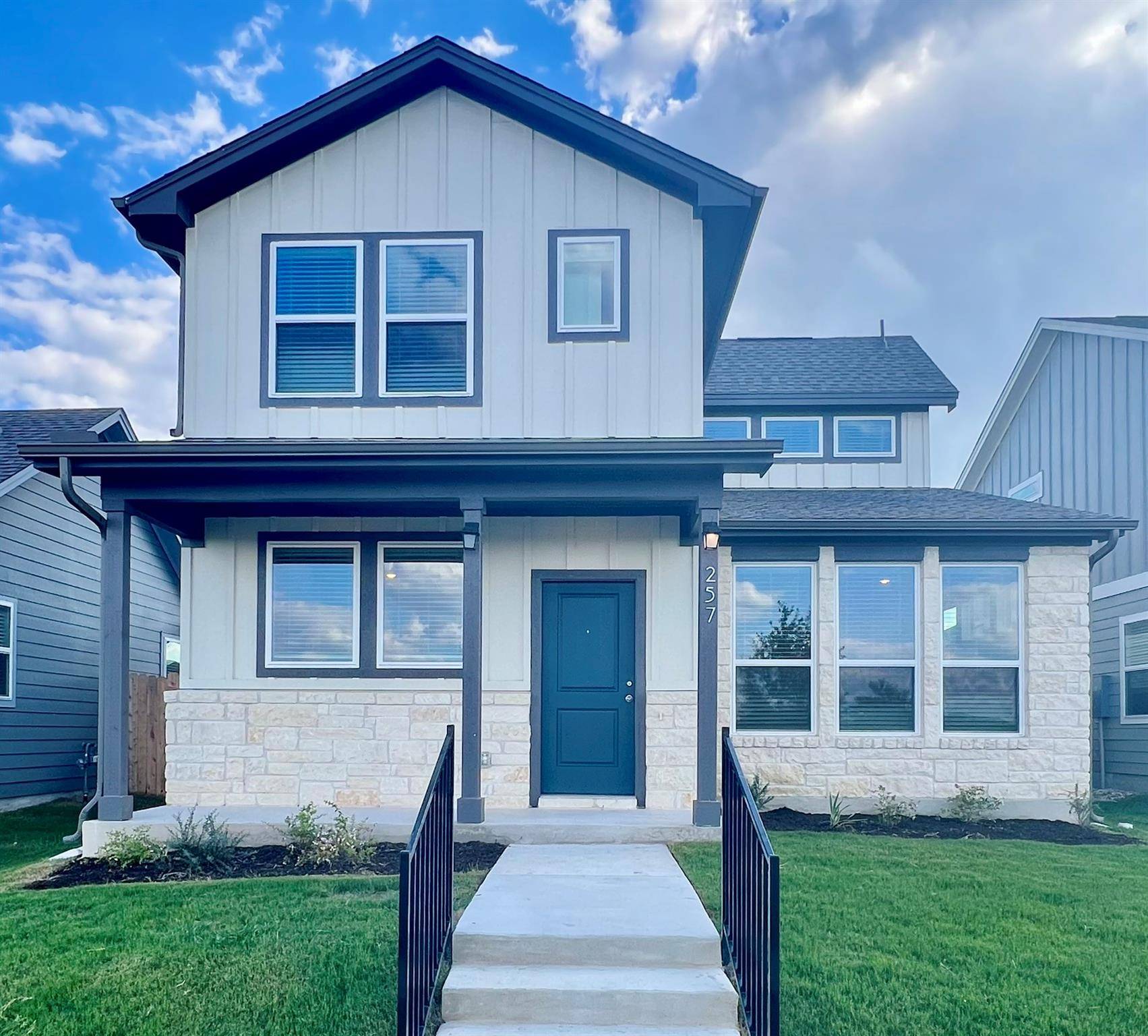 257 Porter Country PKWY, Buda, TX 78610