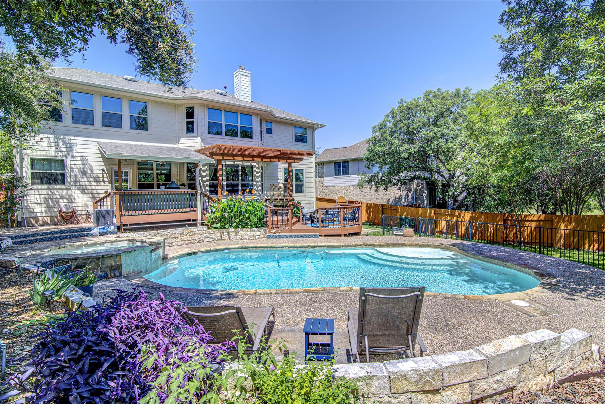208 Kettleman LN N, Austin, TX 78717