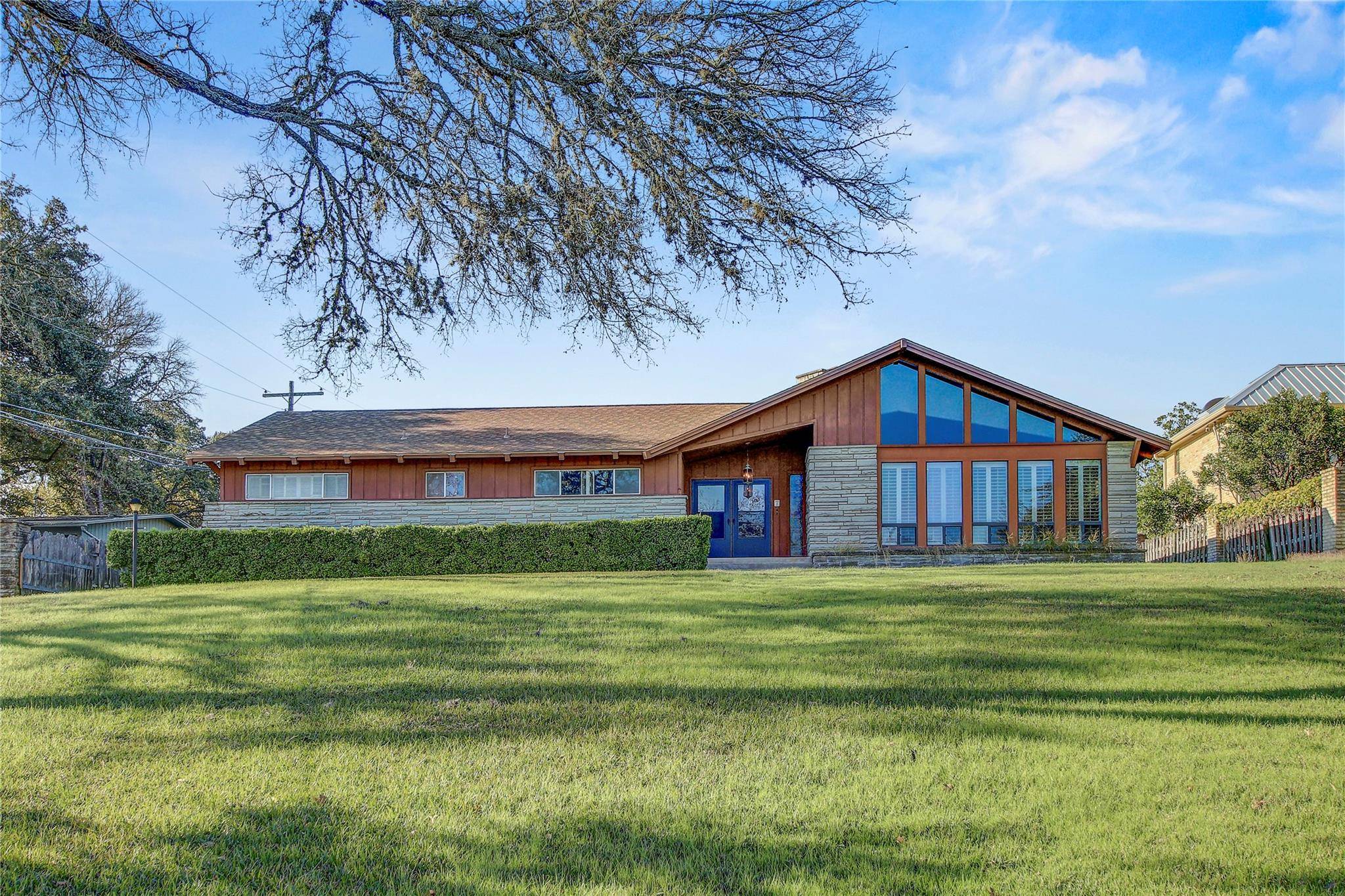 107 E Mimosa CIR, San Marcos, TX 78666