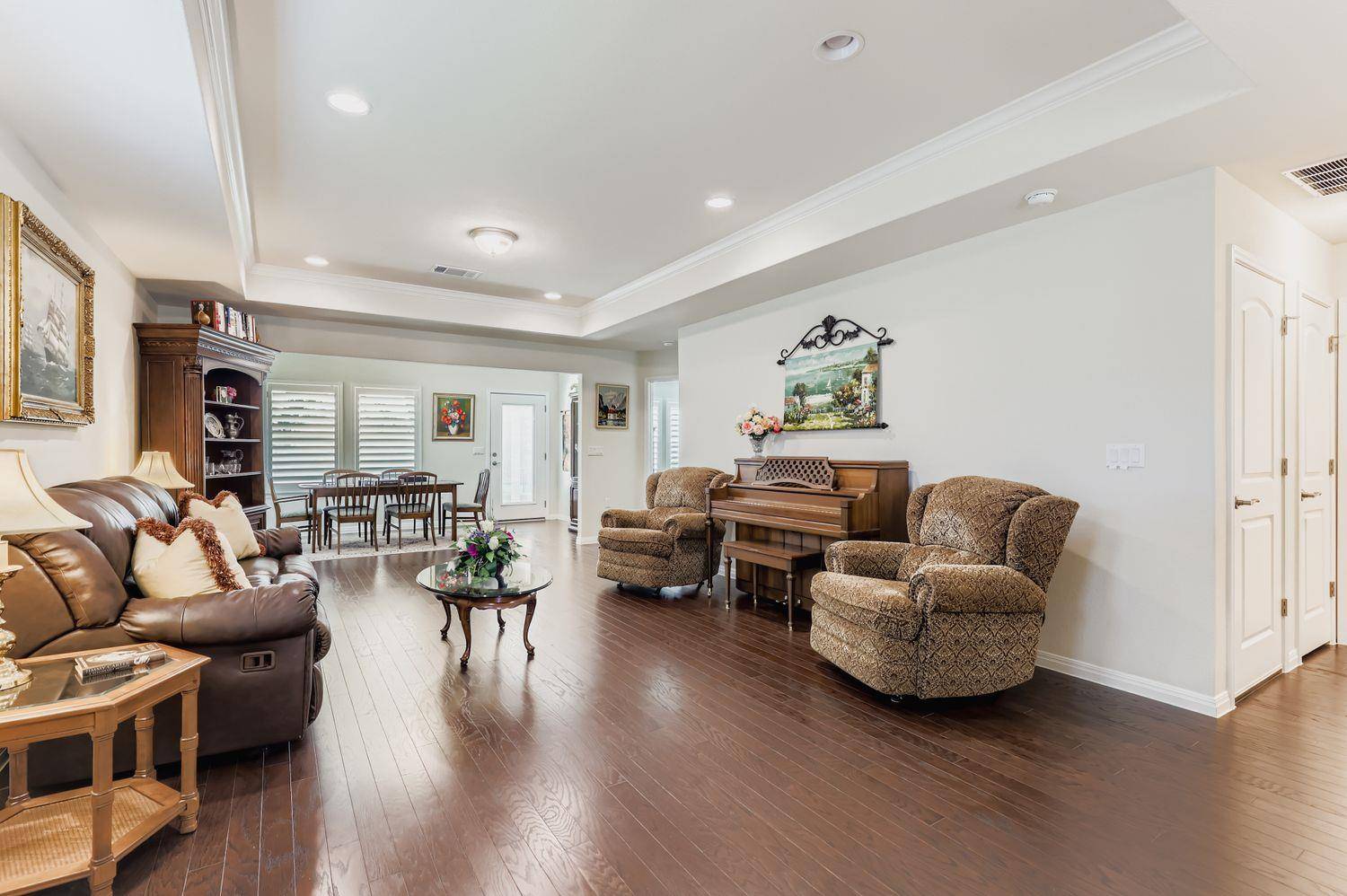 312 Holiday Creek LN, Georgetown, TX 78633