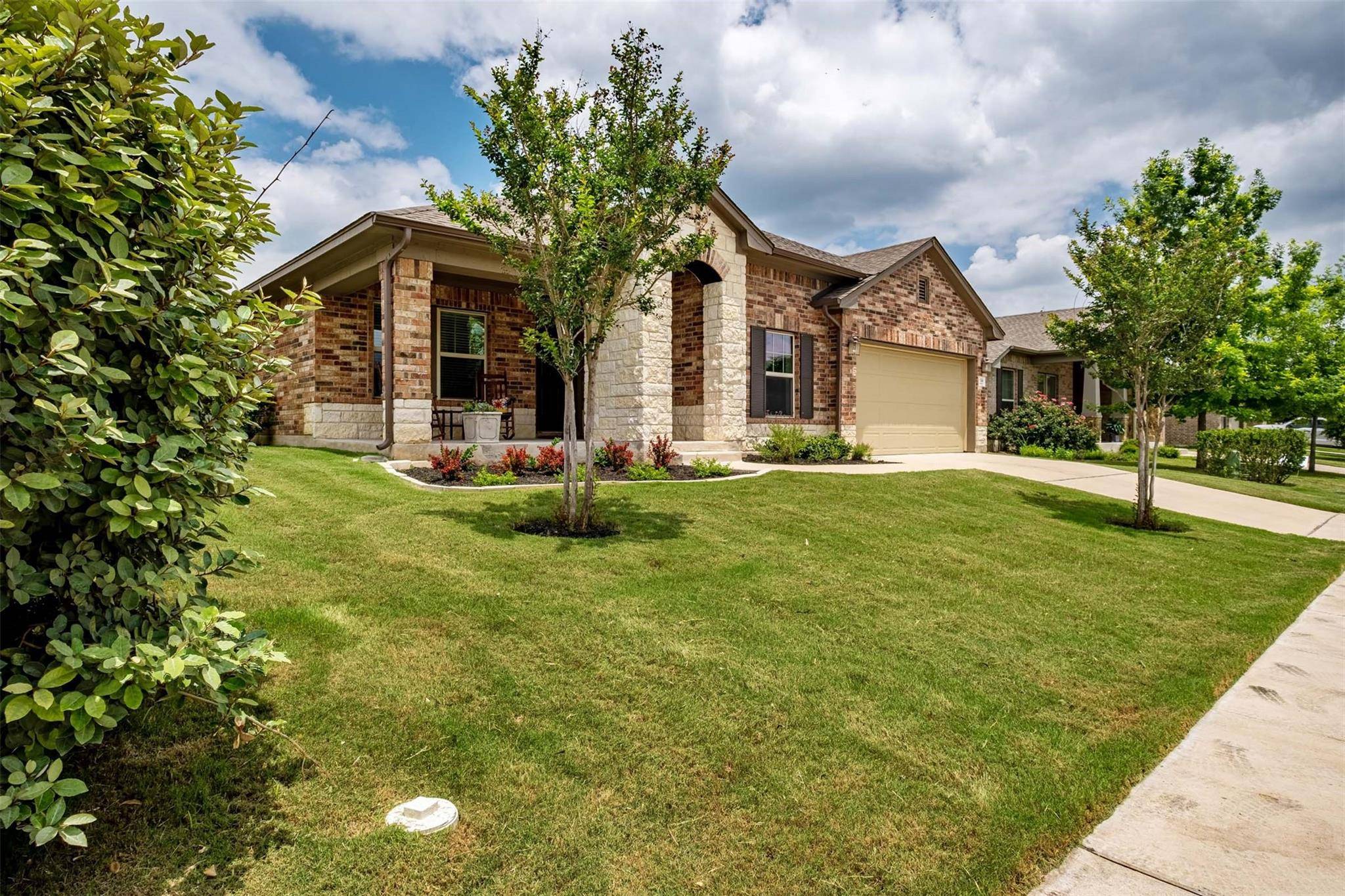 114 Headwaters DR, Bastrop, TX 78602