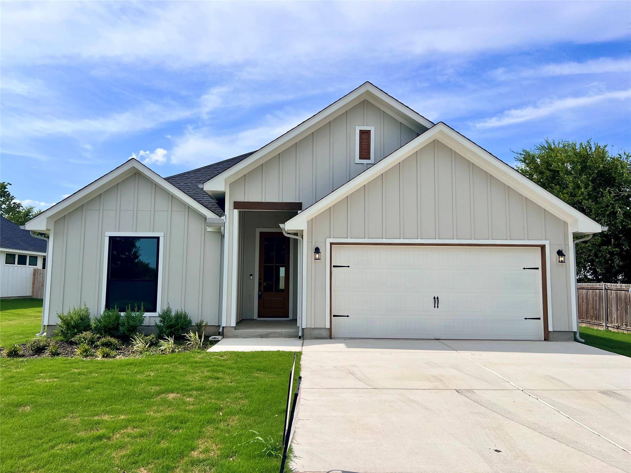 815 E. Michalk, Thorndale, TX 76577
