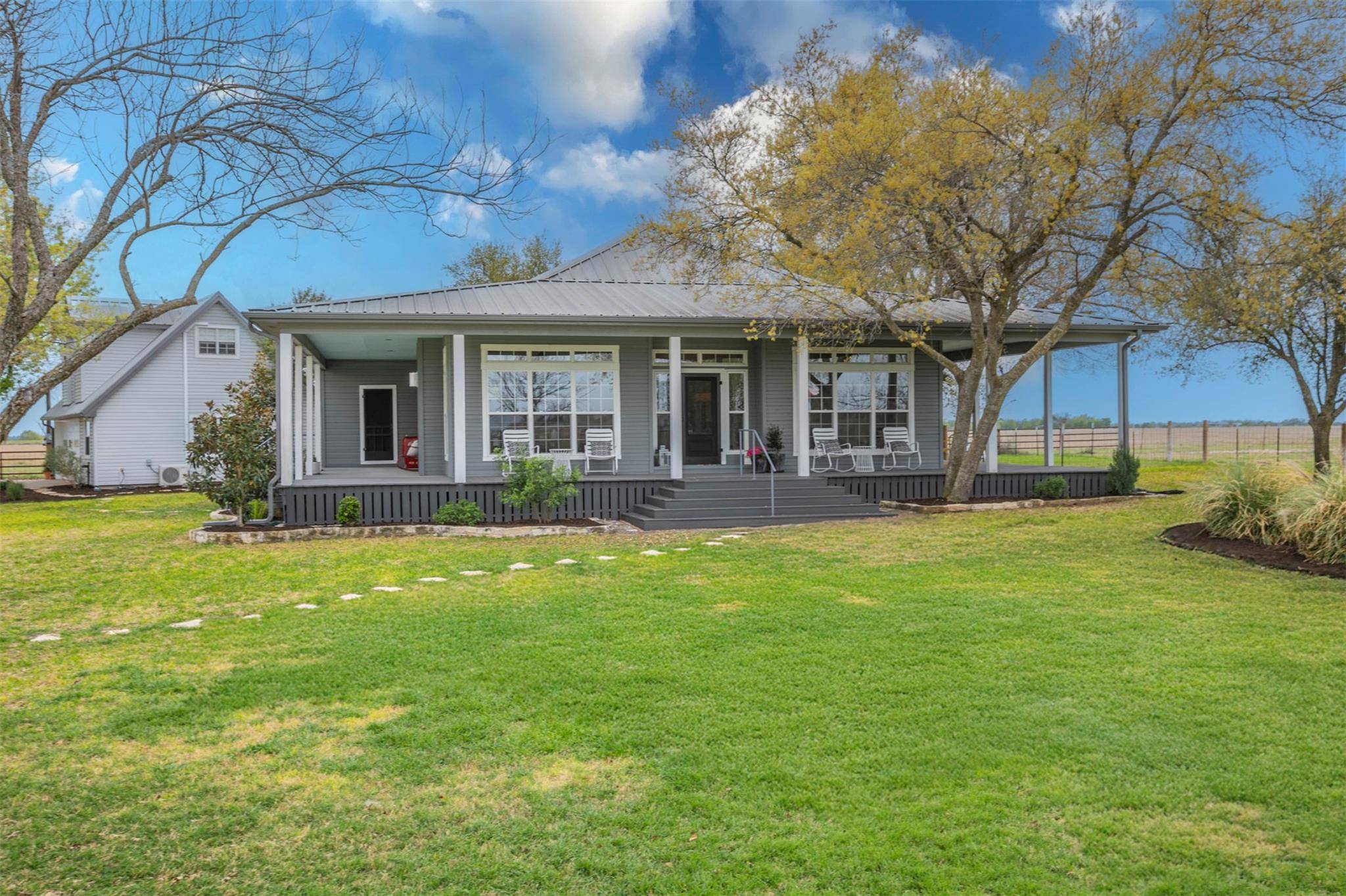 18190 Round Hall RD, Holland, TX 76534