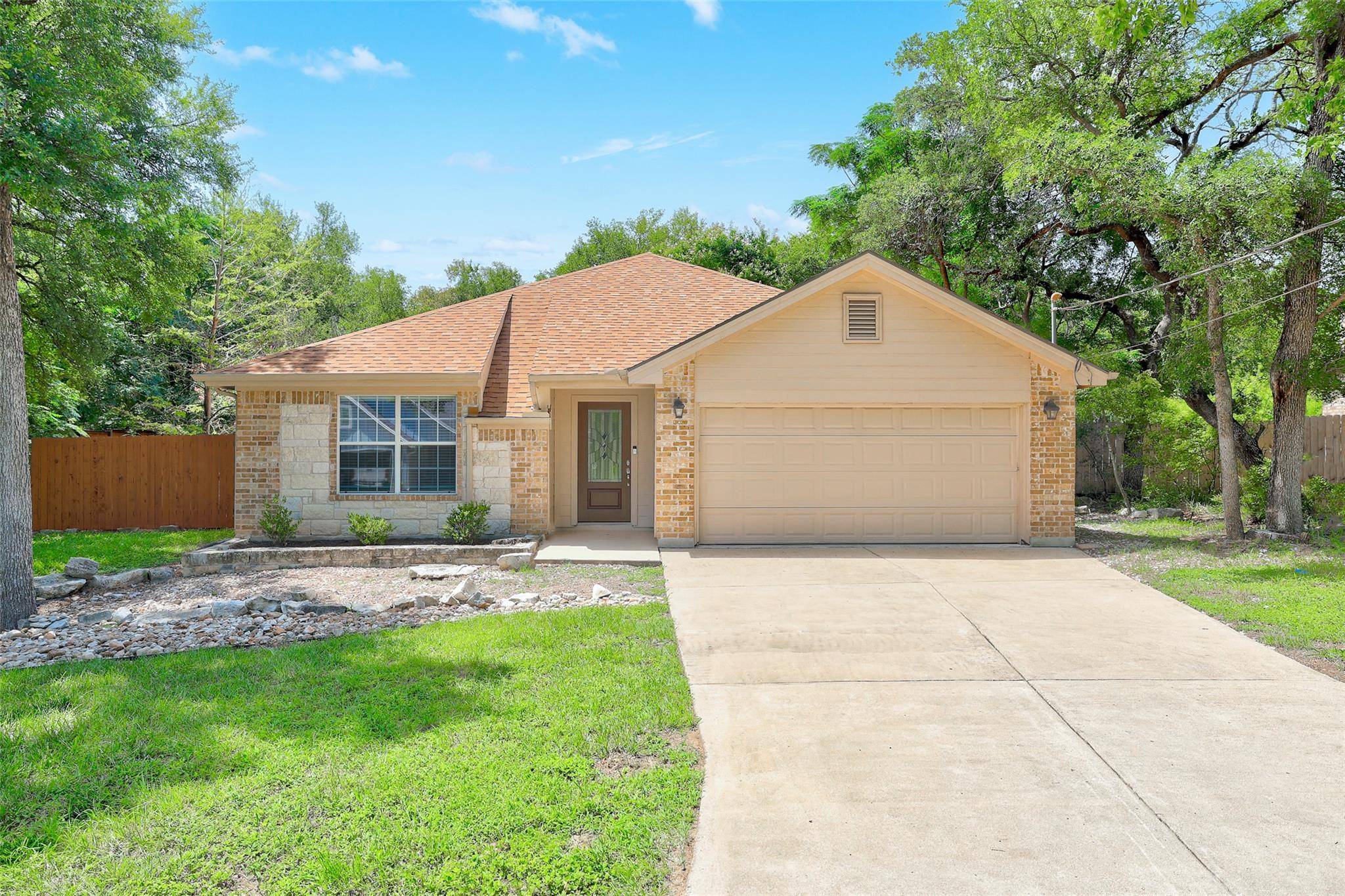 1106 Serenada DR, Georgetown, TX 78628