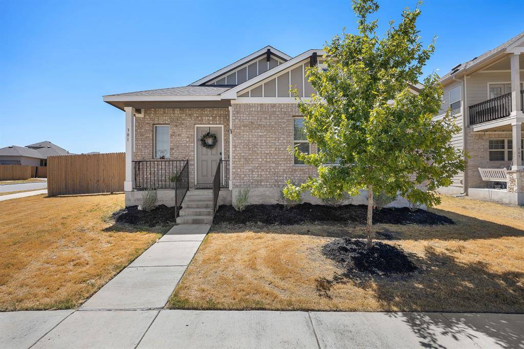 301 Arabian Colt DR, Georgetown, TX 78626