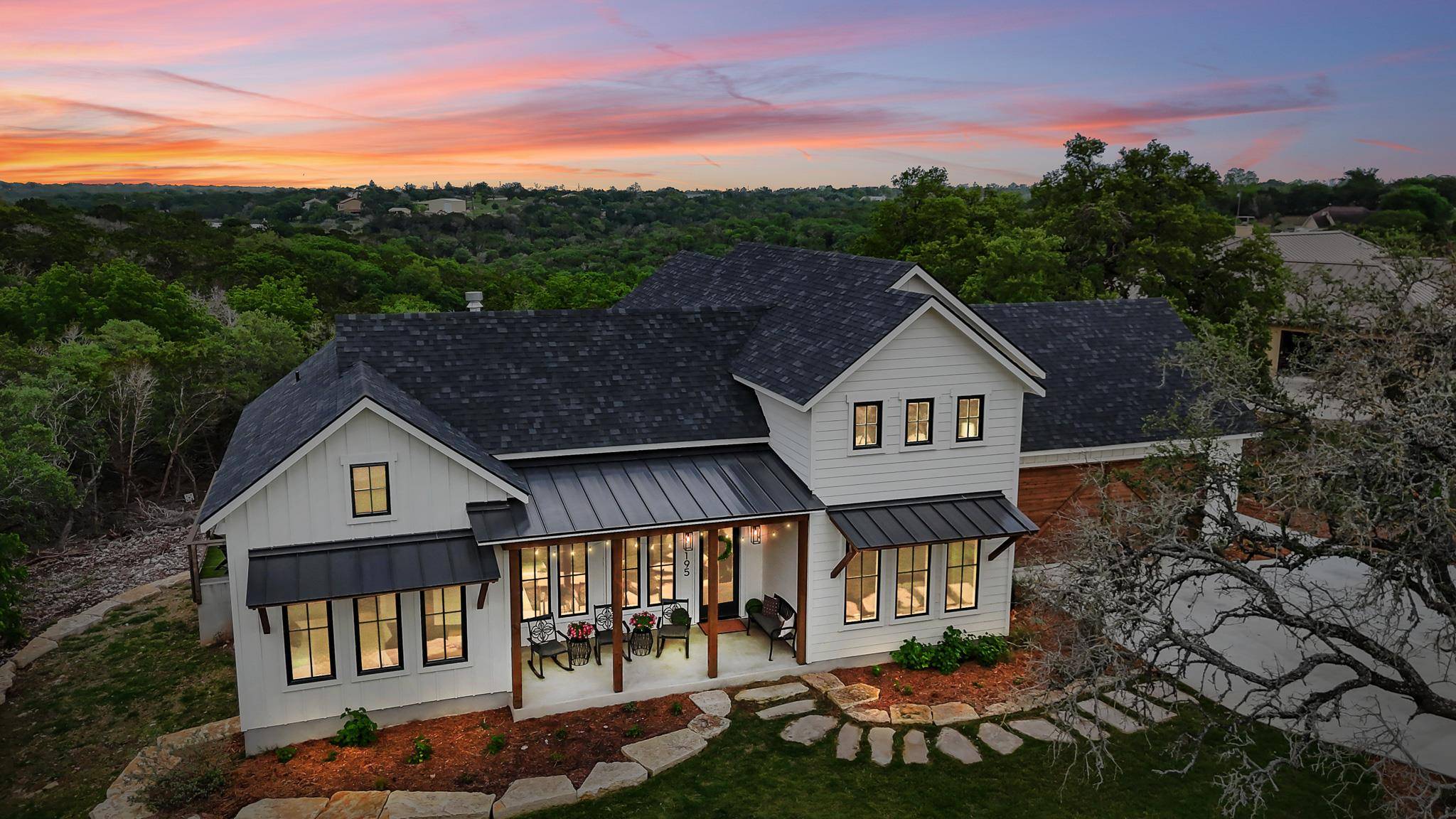195 Mackay DR, Kerrville, TX 78028