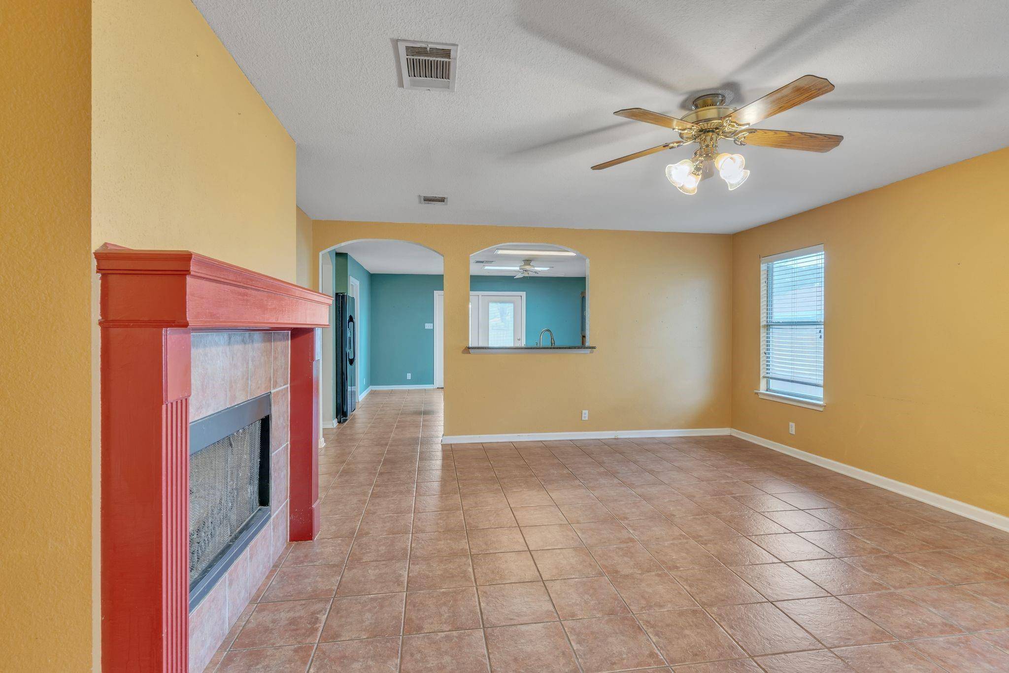 606 Jessica PL, Bastrop, TX 78602