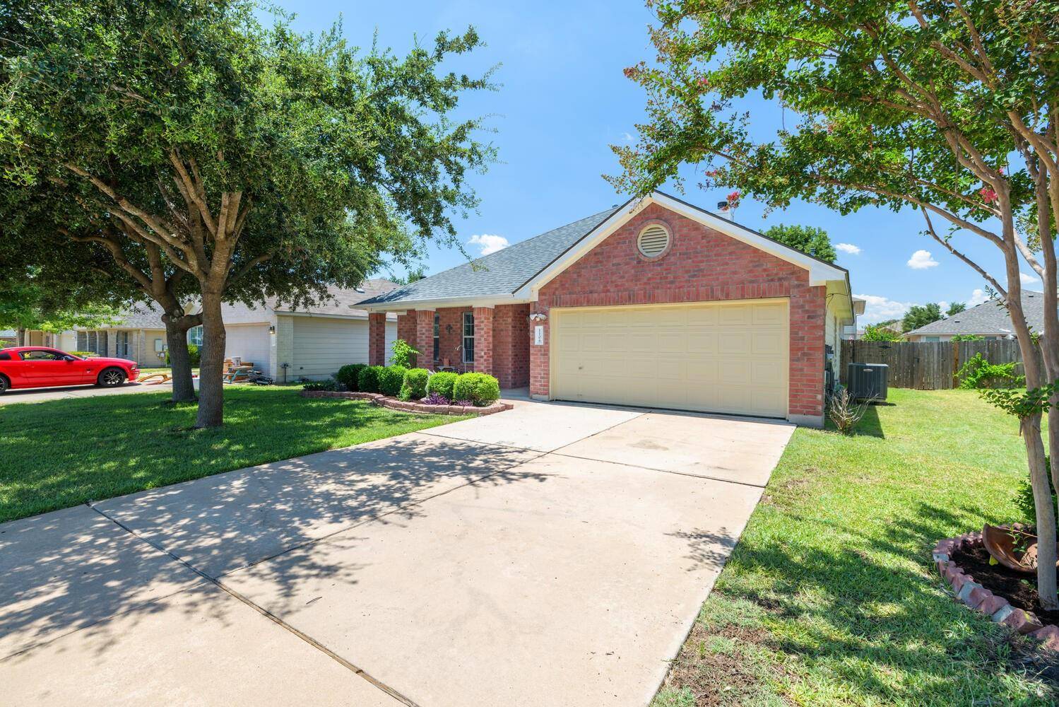 1106 Blewett DR, Hutto, TX 78634