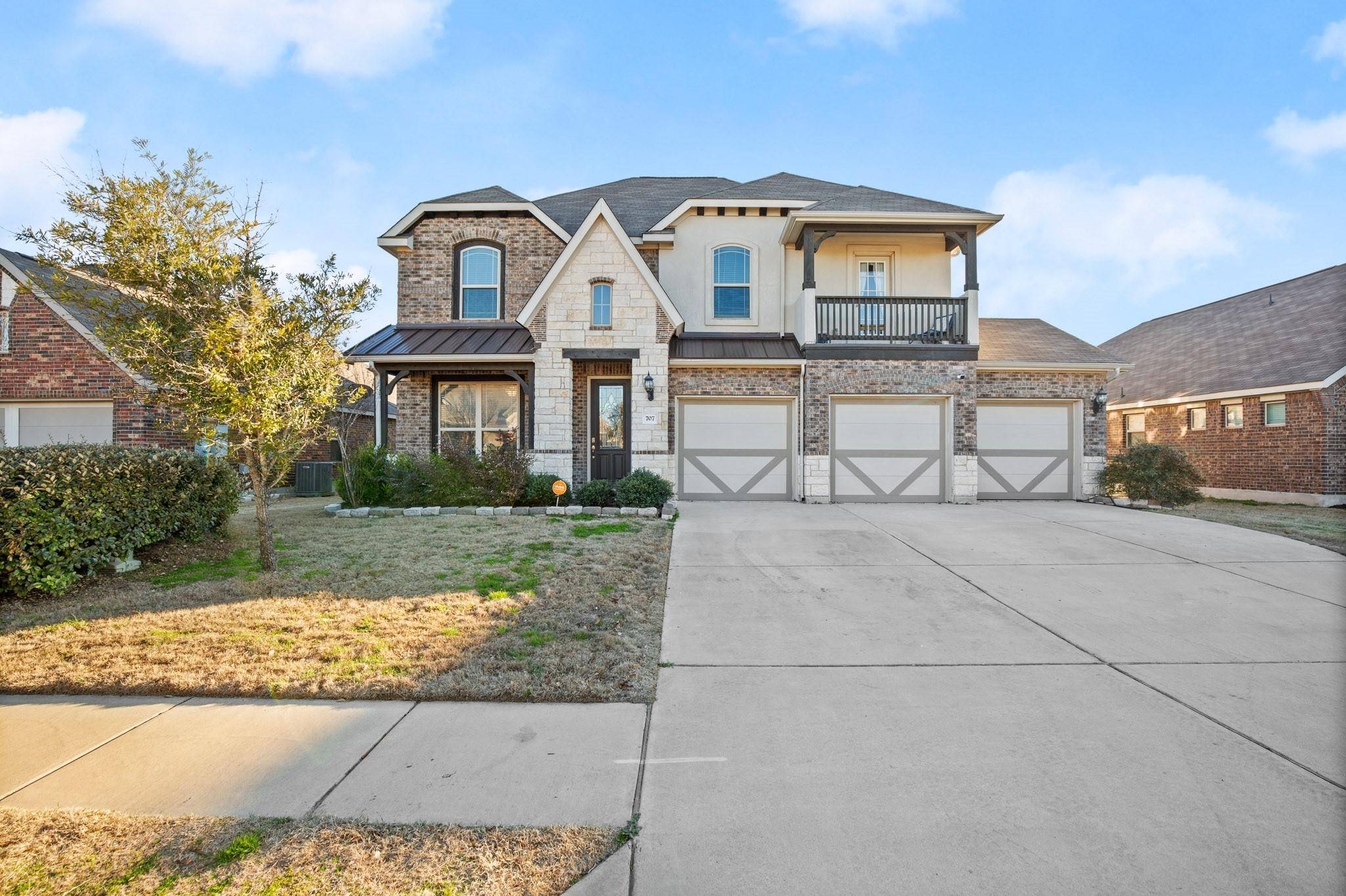 707 N Emory CV, Hutto, TX 78634