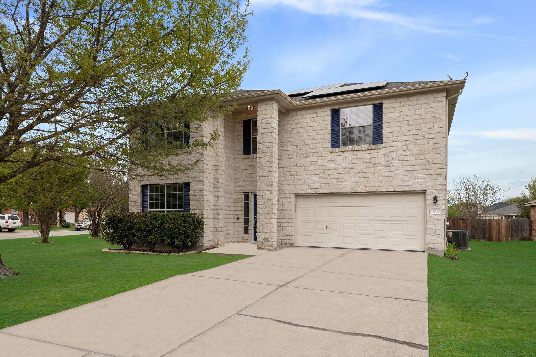 304 Gainer DR, Hutto, TX 78634