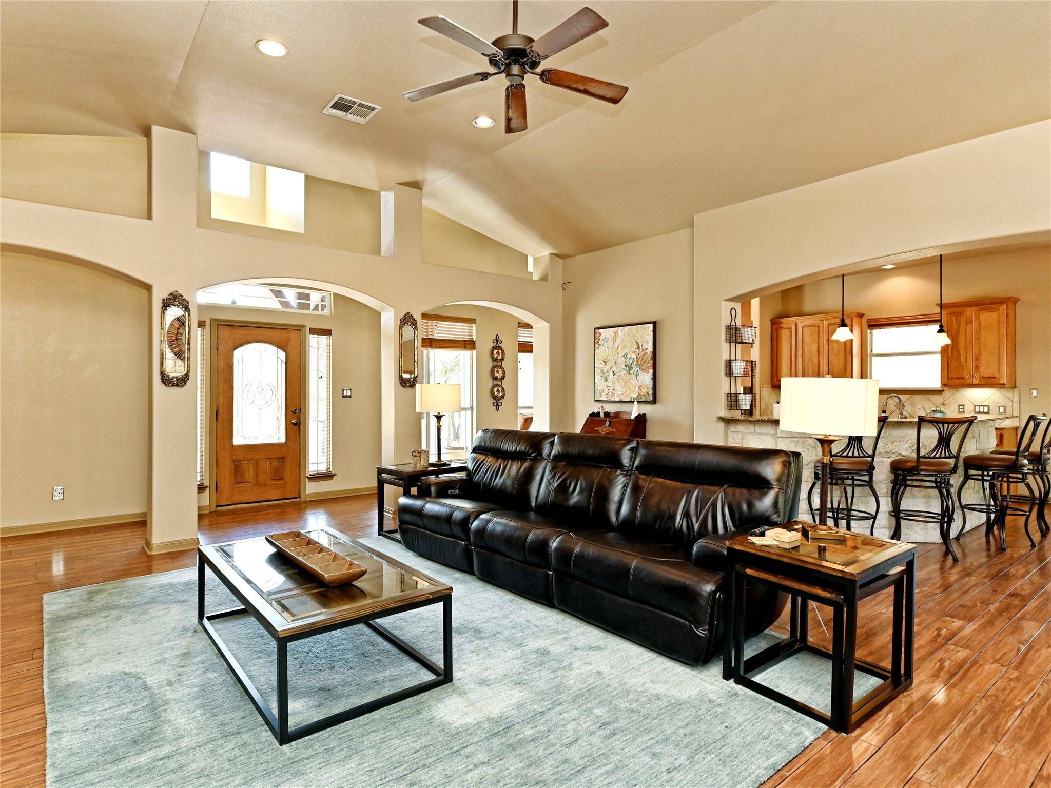 240 Honeycomb CIR, Driftwood, TX 78619