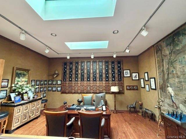 247 Barrett RD, Lawrence, NY 11559