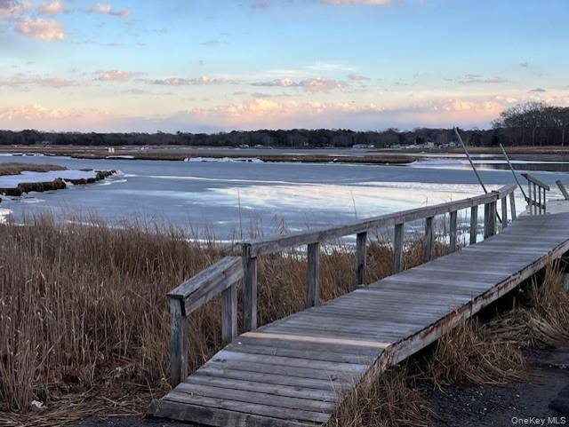 84 Point RD, Flanders, NY 11901