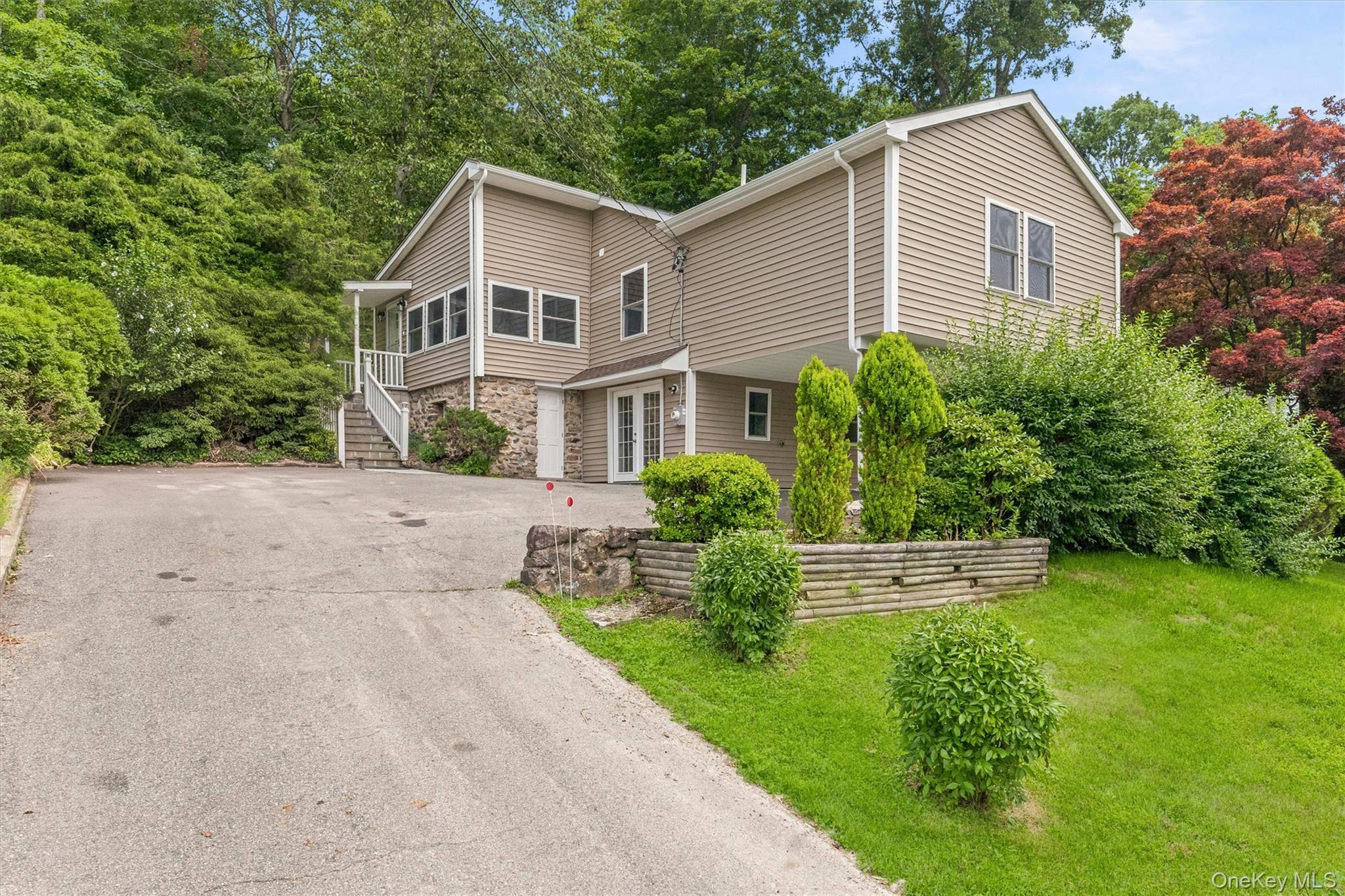 4 Narcissus DR, Mahopac, NY 10541