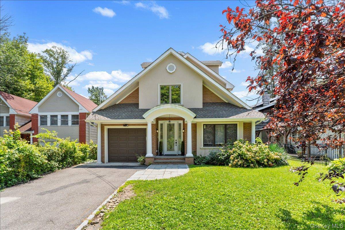 11A Forest LN, Great Neck, NY 11024