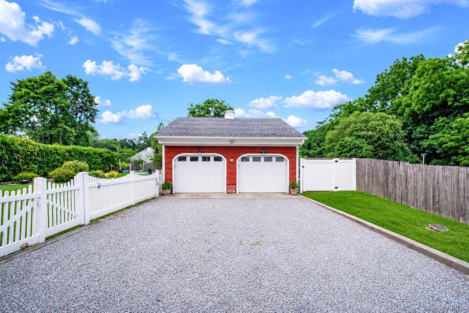 312 Riverside DR, Riverhead, NY 11901