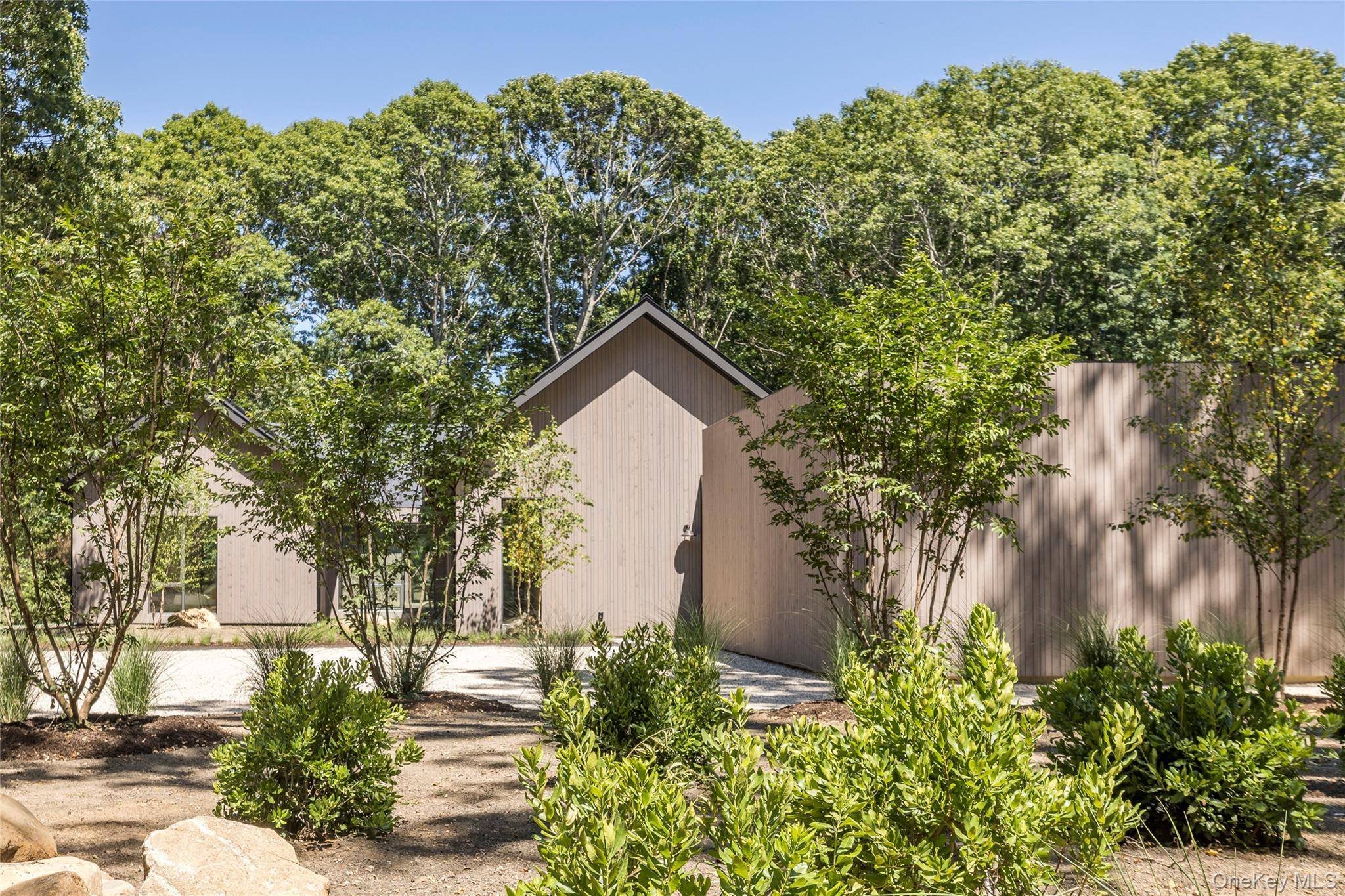 6 Great Circle DR, Shelter Island, NY 11964