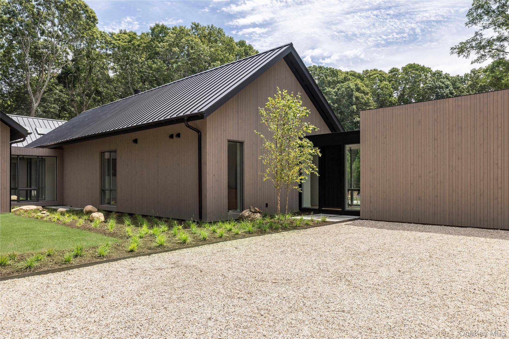 6 Great Circle DR, Shelter Island, NY 11964