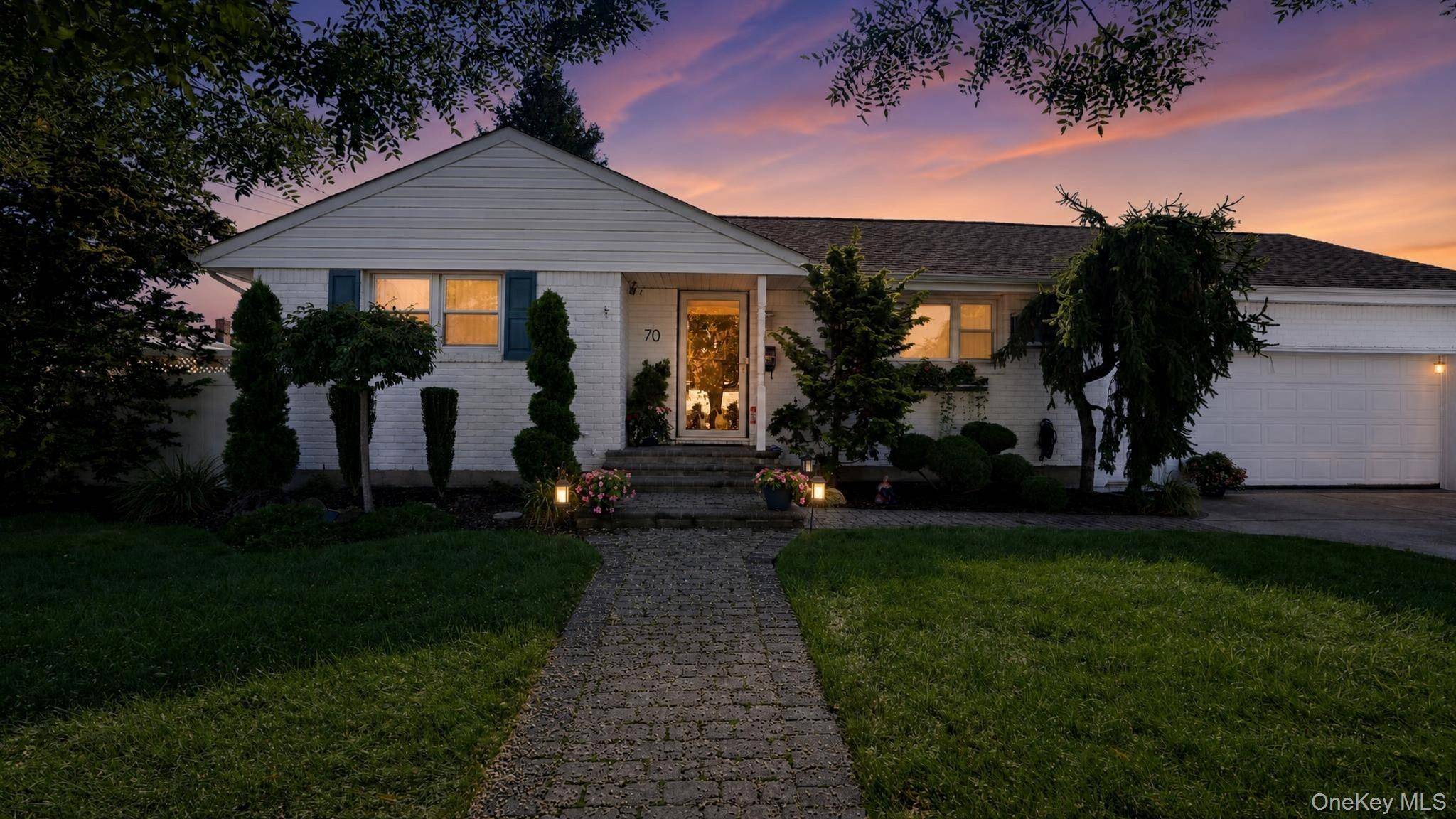70 S 5th ST, Bethpage, NY 11714