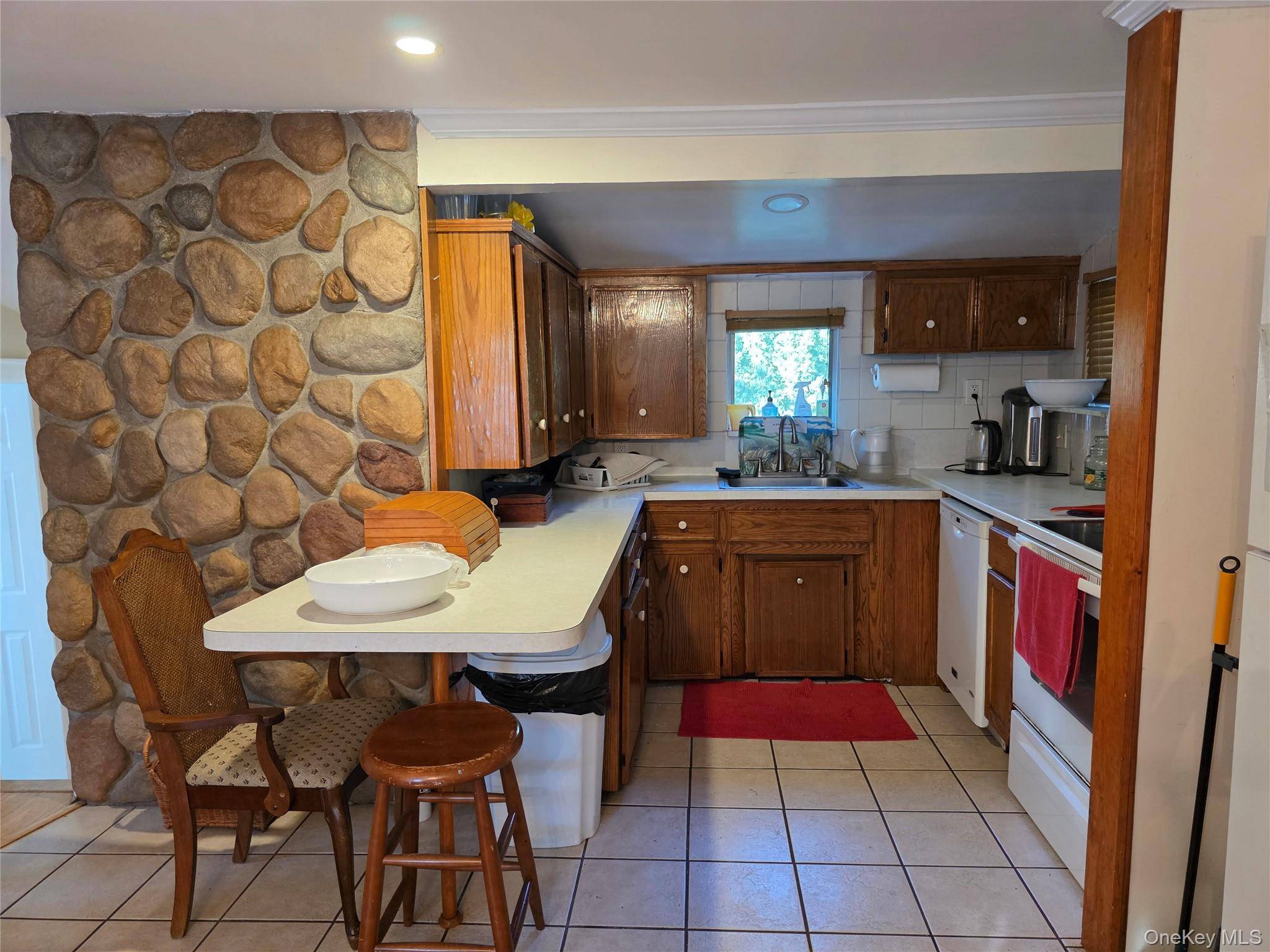 51 Aloma RD, Rocky Point, NY 11778