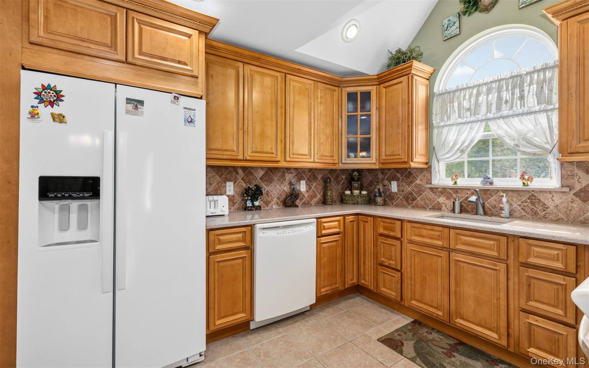 110 Joseph LN, Dix Hills, NY 11746