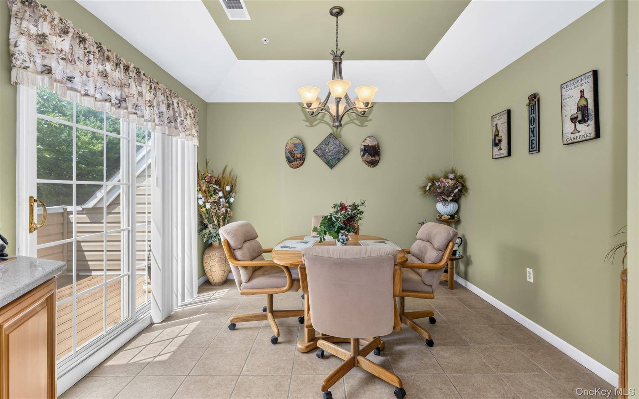 110 Joseph LN, Dix Hills, NY 11746