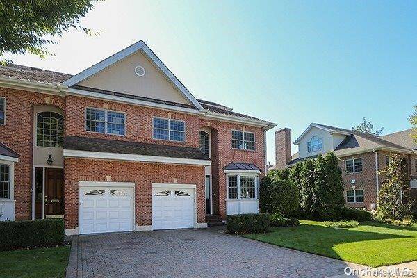 4a Nassau DR, Great Neck, NY 11021
