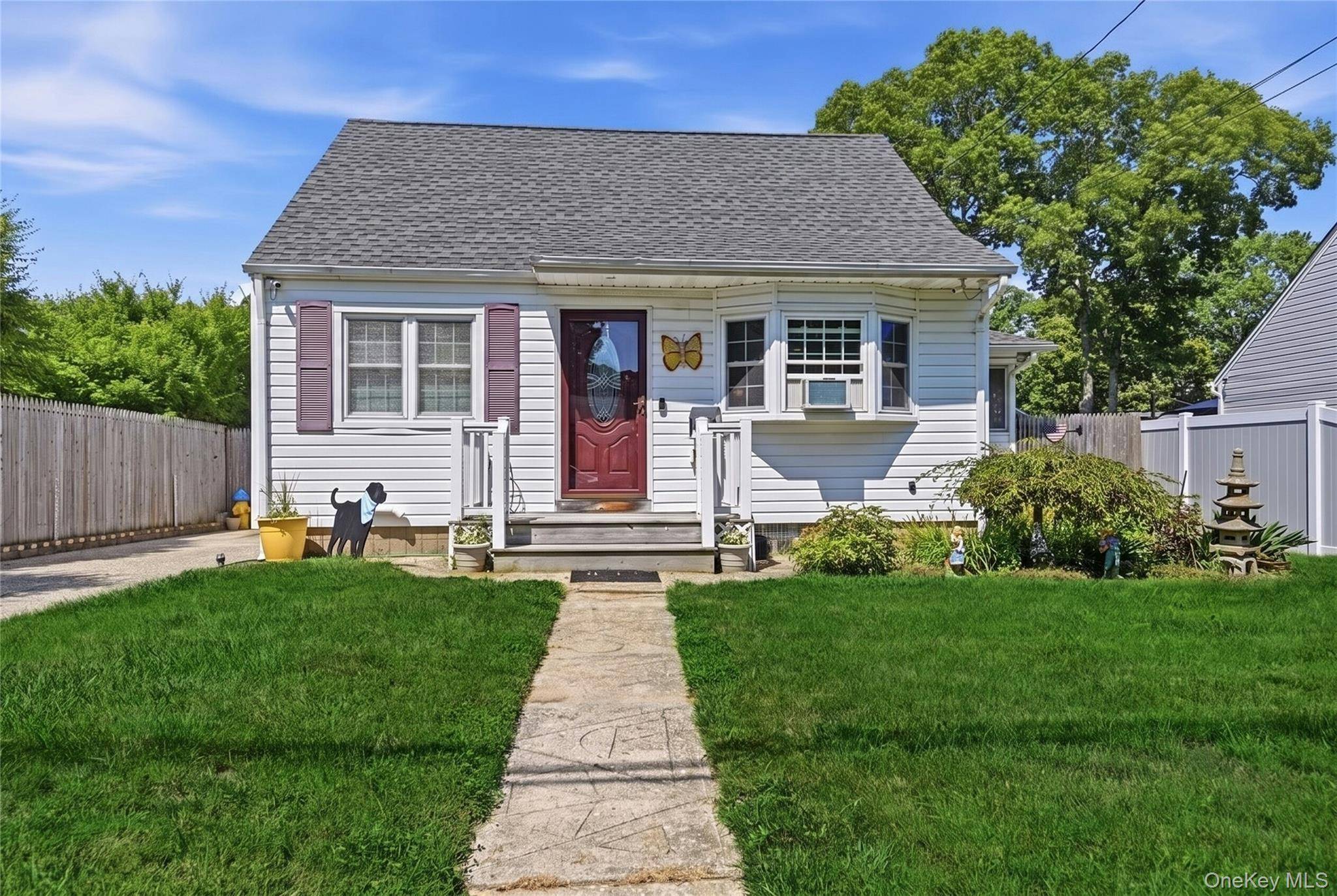 29 Sherwood DR, Mastic Beach, NY 11951