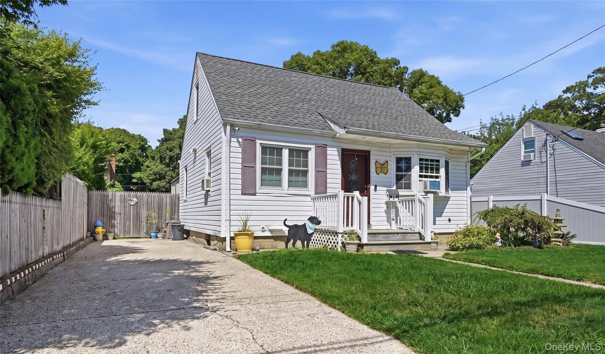 29 Sherwood DR, Mastic Beach, NY 11951