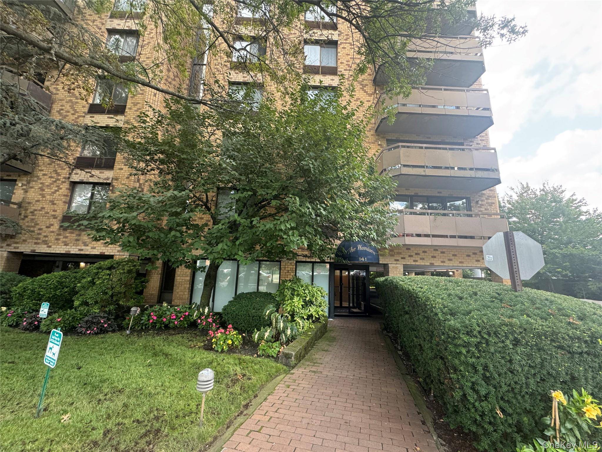 141 Great Neck Road #3F, Great Neck, NY 11021