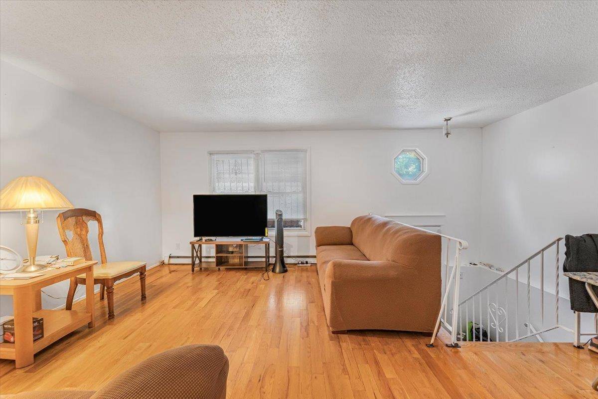 1623 Undercliff AVE, Bronx, NY 10453