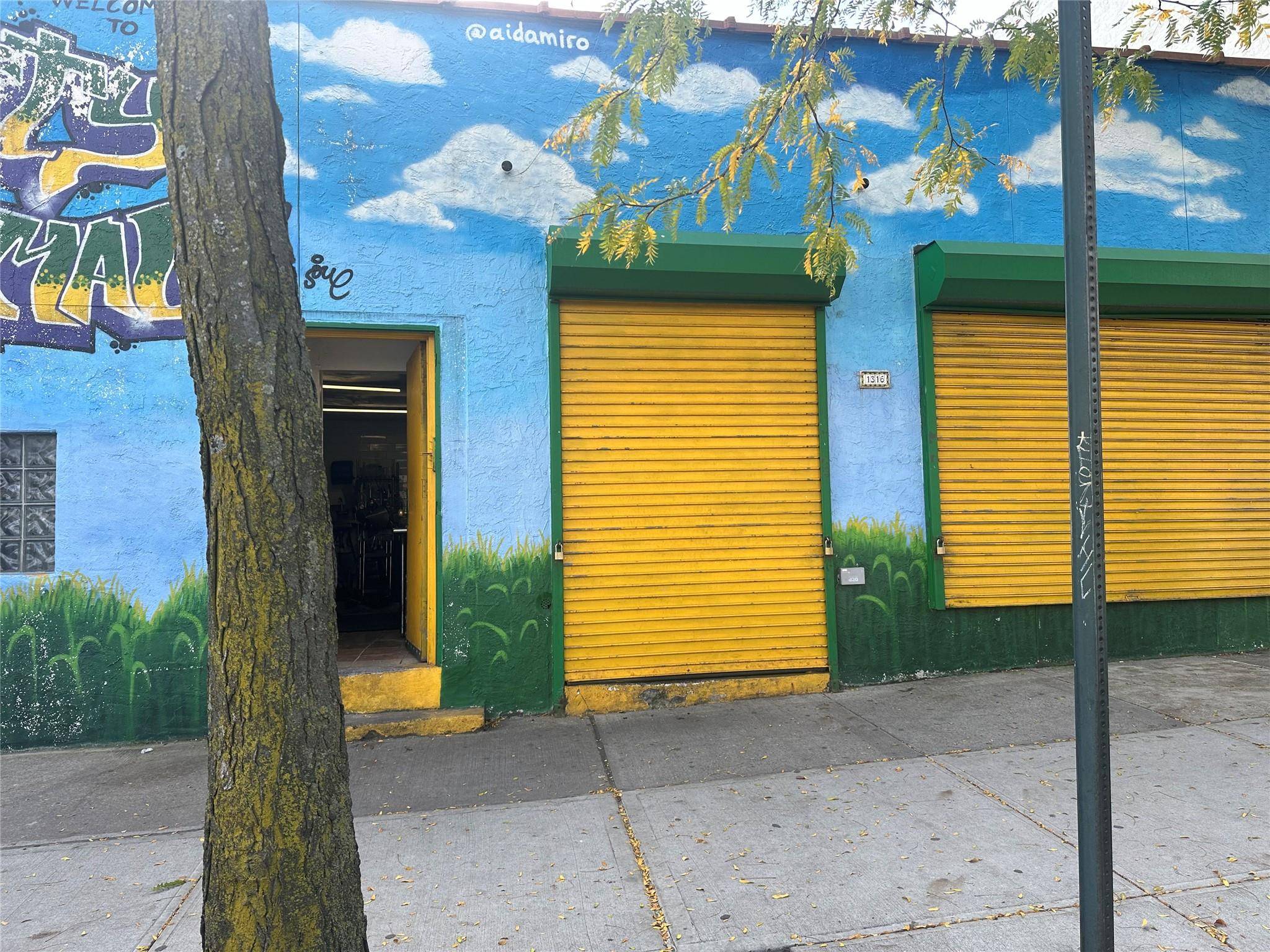 1316 Oakpoint AVE, Bronx, NY 10474