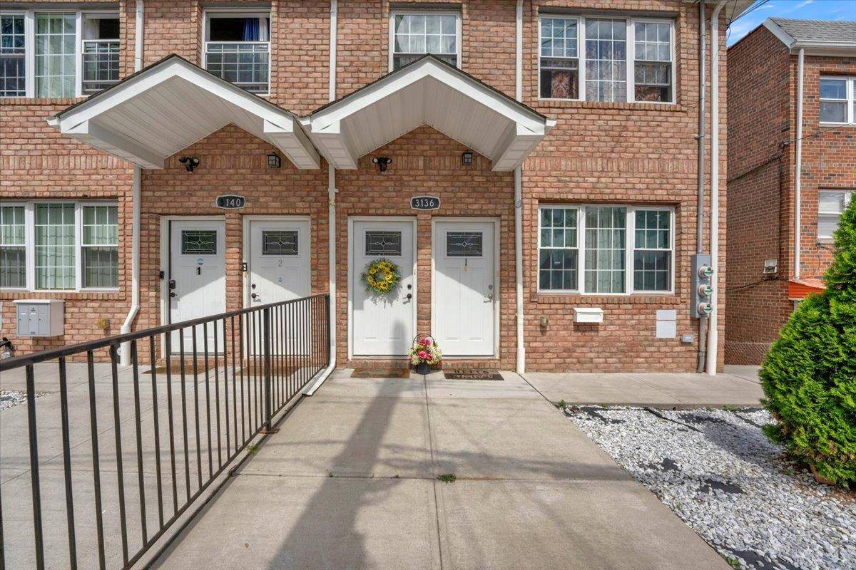 3136 Mickle AVE, Bronx, NY 10469