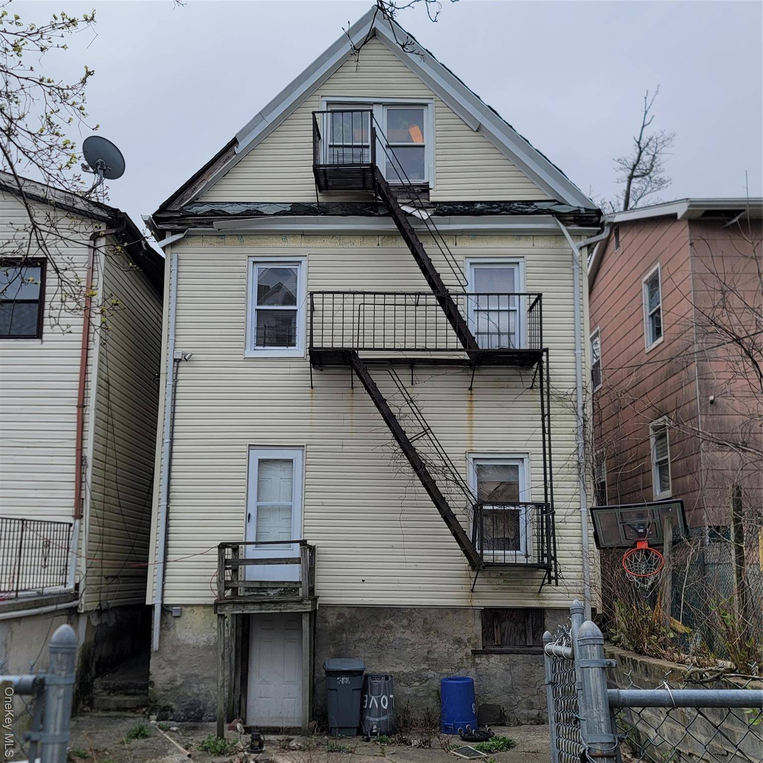 437 S 5th AVE, Mount Vernon, NY 10550