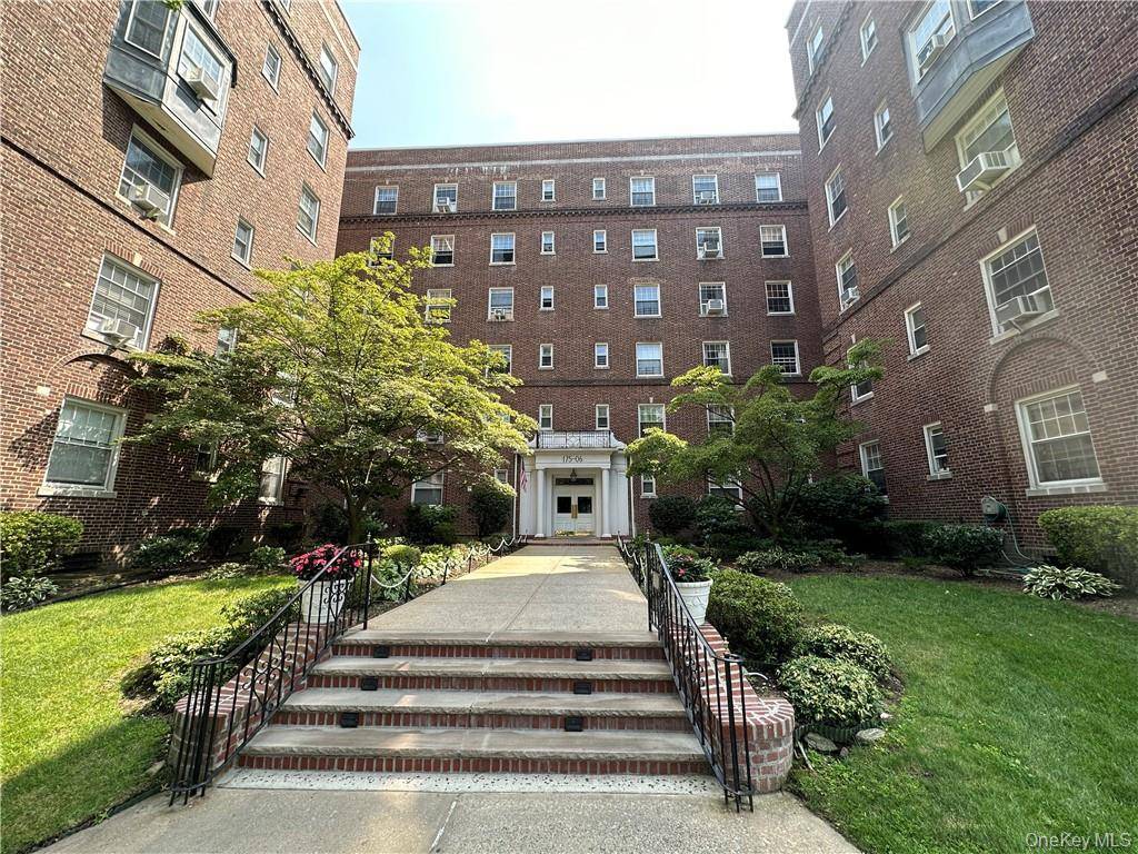 17506 Devonshire BLVD #4C, Jamaica Hills, NY 11432