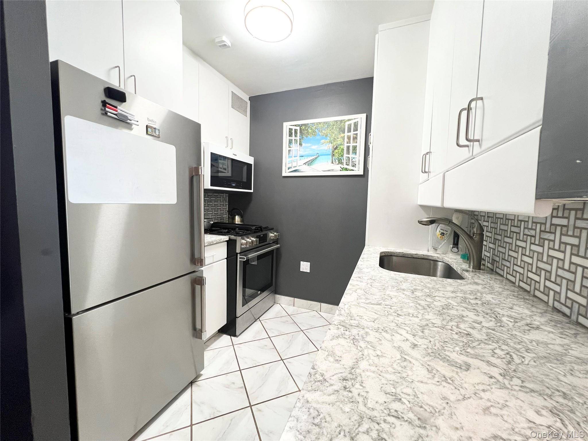 27010 Grand Central Pkwy #32M, Floral Park, NY 11005