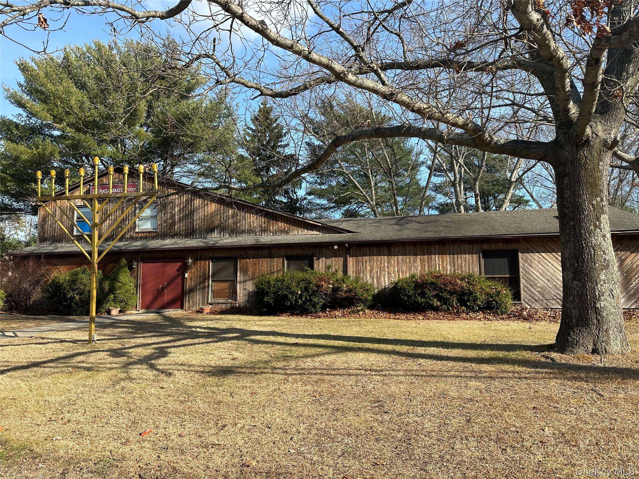 981 Old Town, Coram, NY 11727