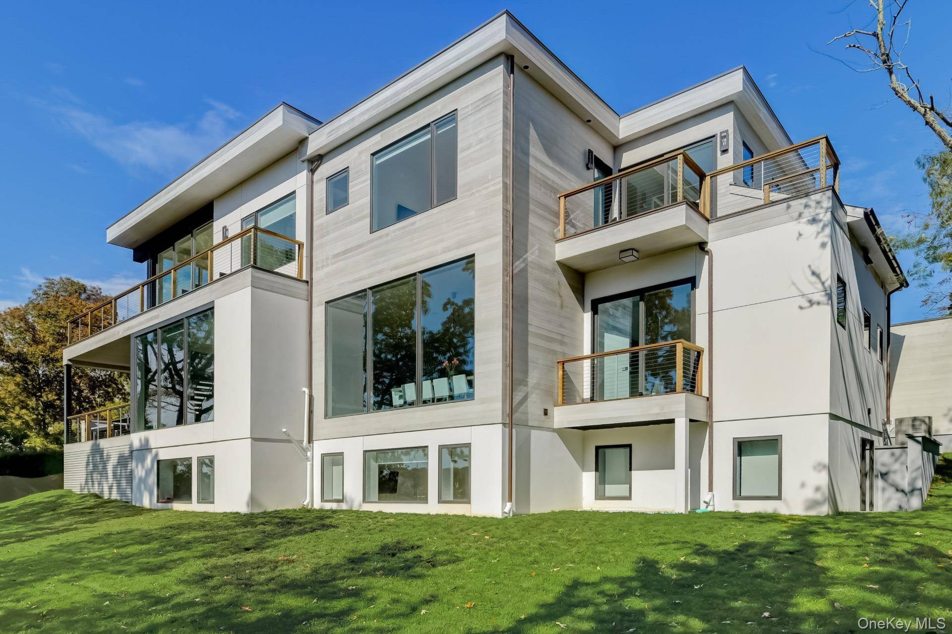 28 Kendalls LN, Southampton, NY 11968